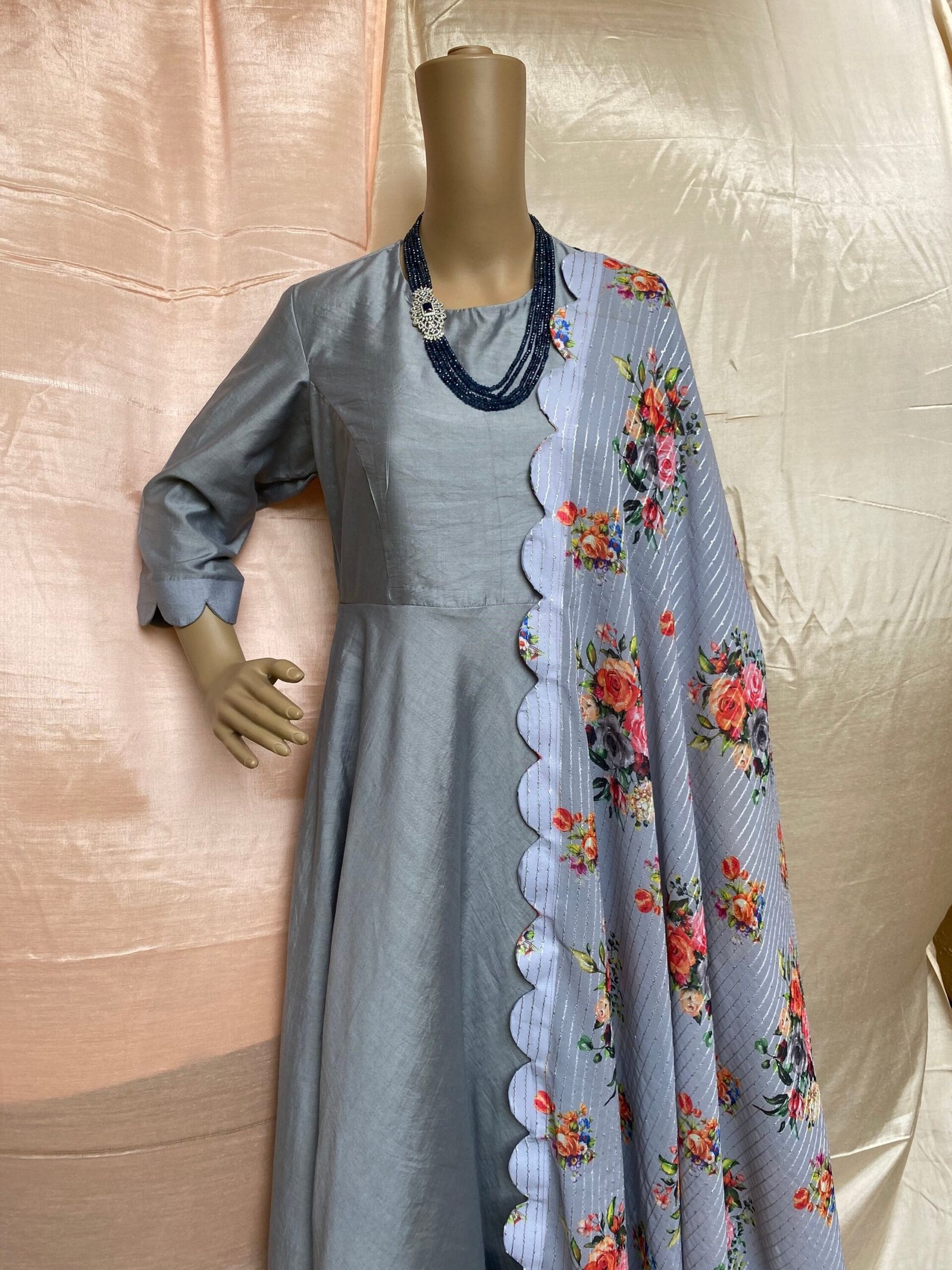 Anarkali with floral dupatta / anarkali suit set / anarkali dupatta USA / floral embroidery dupatta / Indian dresses / voggish / anarkali
