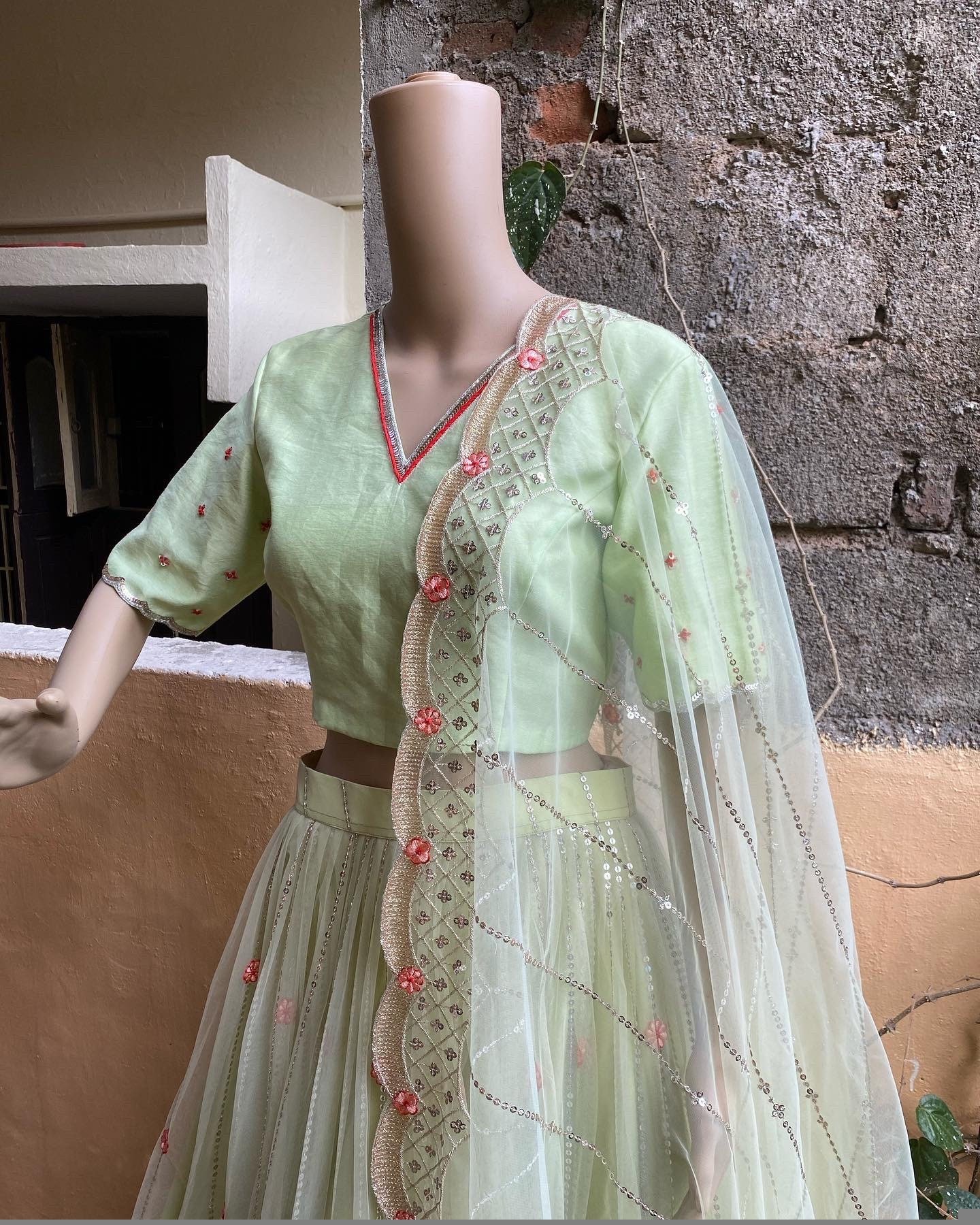 Women’s lehenga set / teen crop top lehenga / Indian crop top skirt USA / wedding lehenga USA /green lehenga skirt/voggish usa