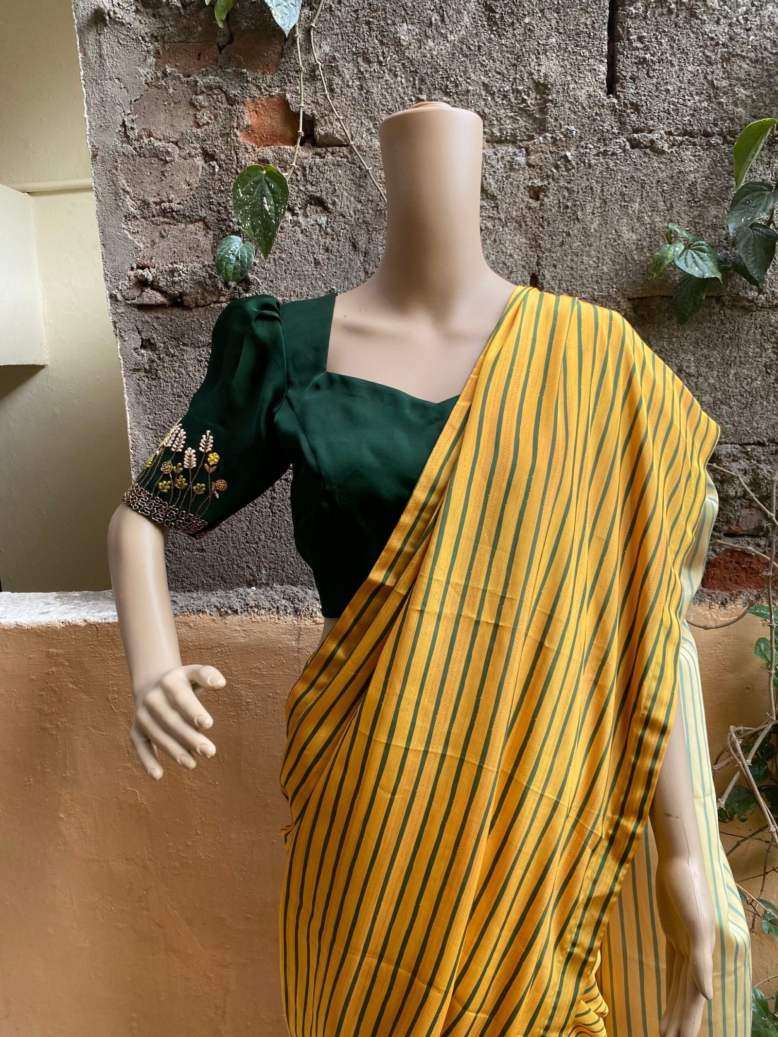 Stripes Saree with blouse/ crepe saree embroidery blouse / modern saree USA / stripes designer saree / cocktail saree/ modern saree blouse