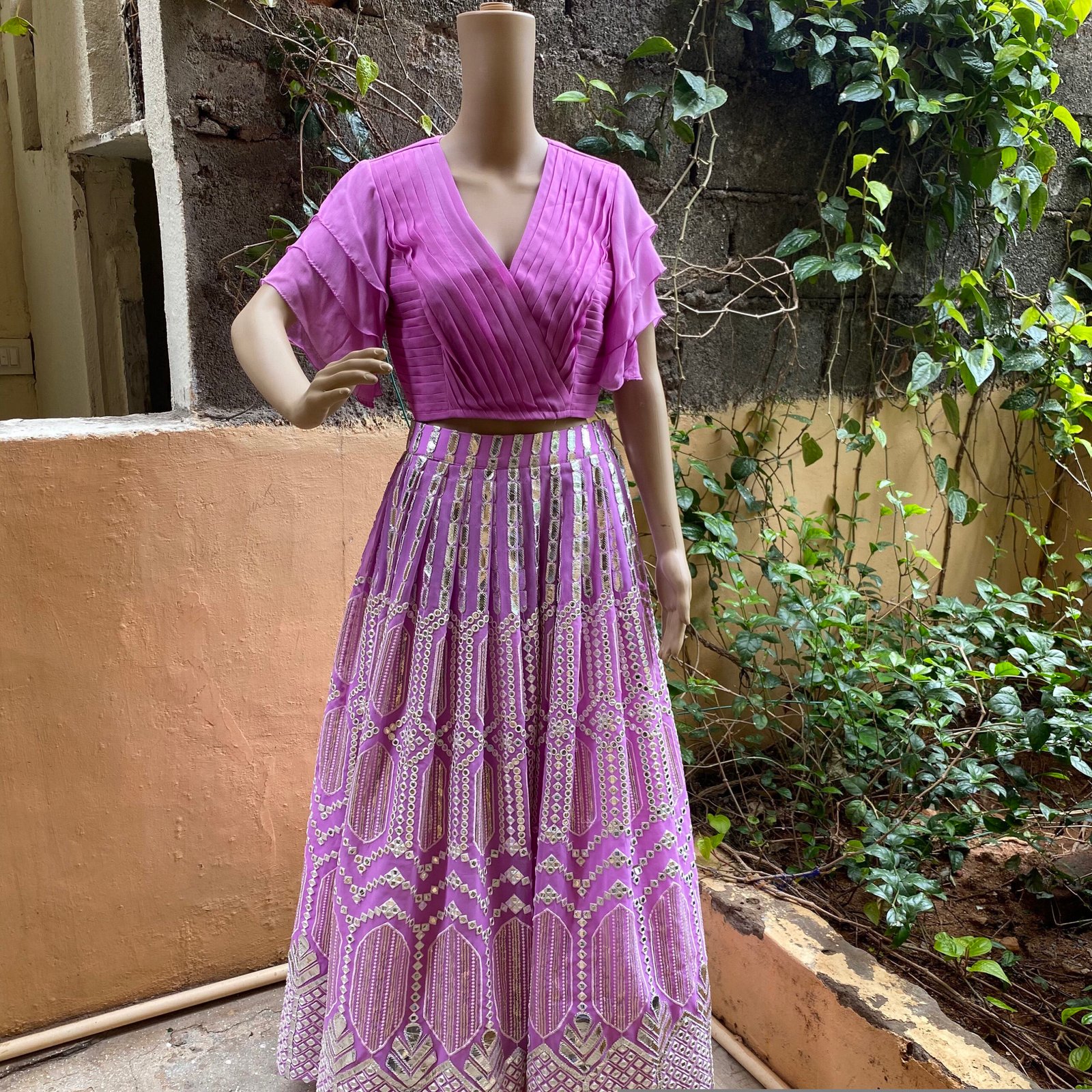 Women’s lehenga set / crop top lehenga / Heavy crop top skirt USA / wedding lehenga USA /sequin lehenga skirt/voggish