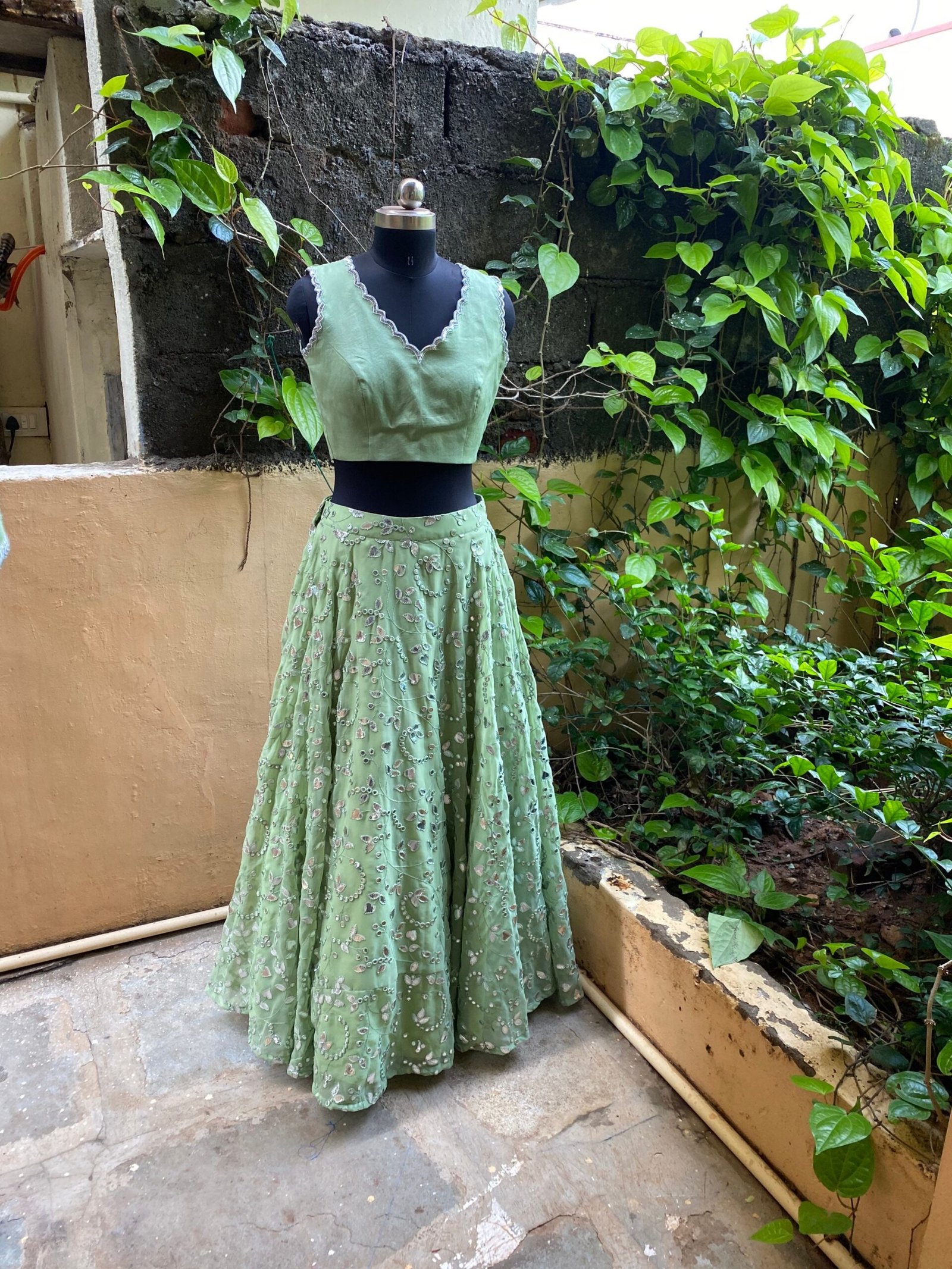 Women’s lehenga Set / mehendi crop top lehenga / Indian crop top skirt USA / wedding lehenga choli USA / lehenga skirt with dupatta /voggish