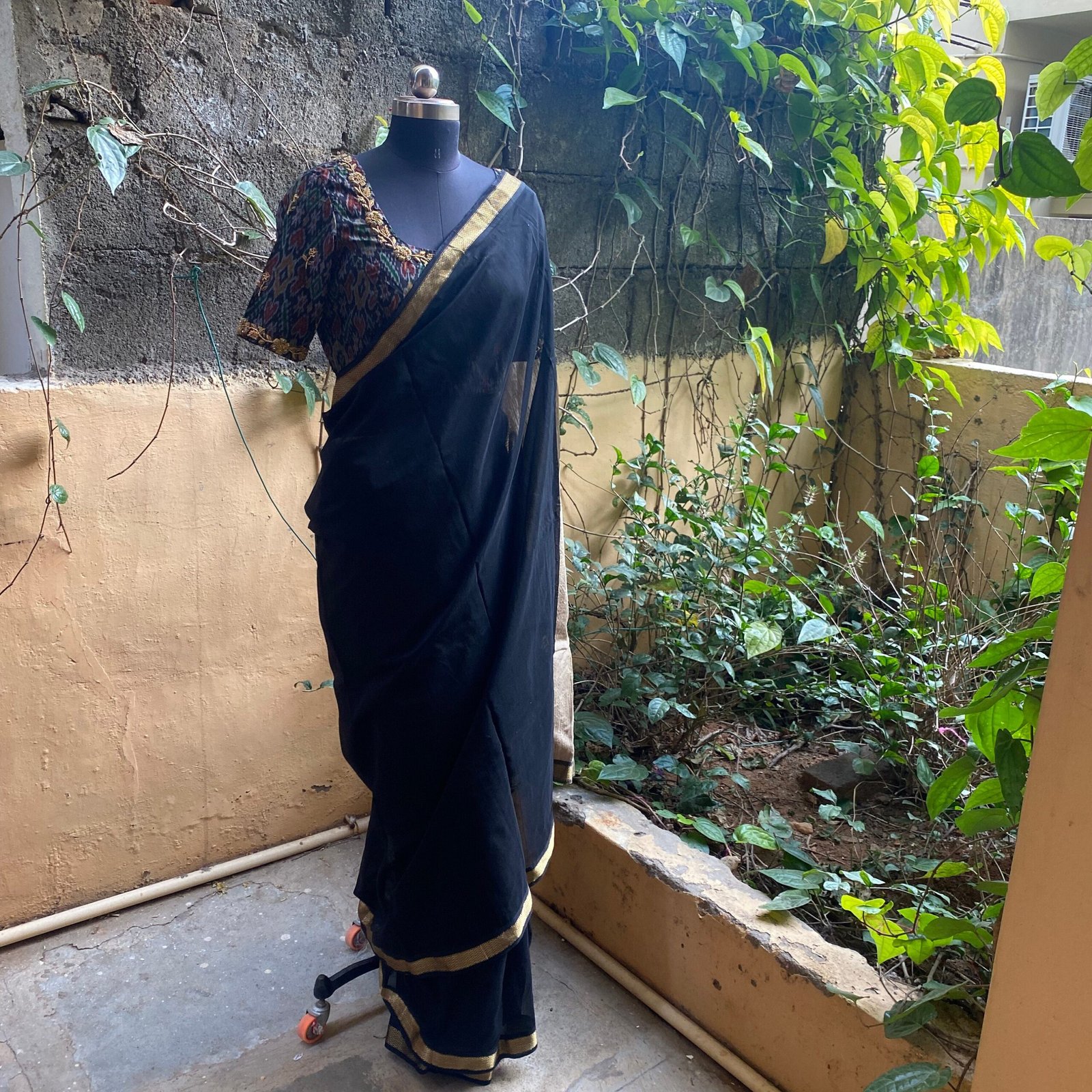 Pure handloom Maheshwari silk cotton saree/ sari with hand embroidered ikkat blouse / cotton silk saree with designer blouse /voggish usa