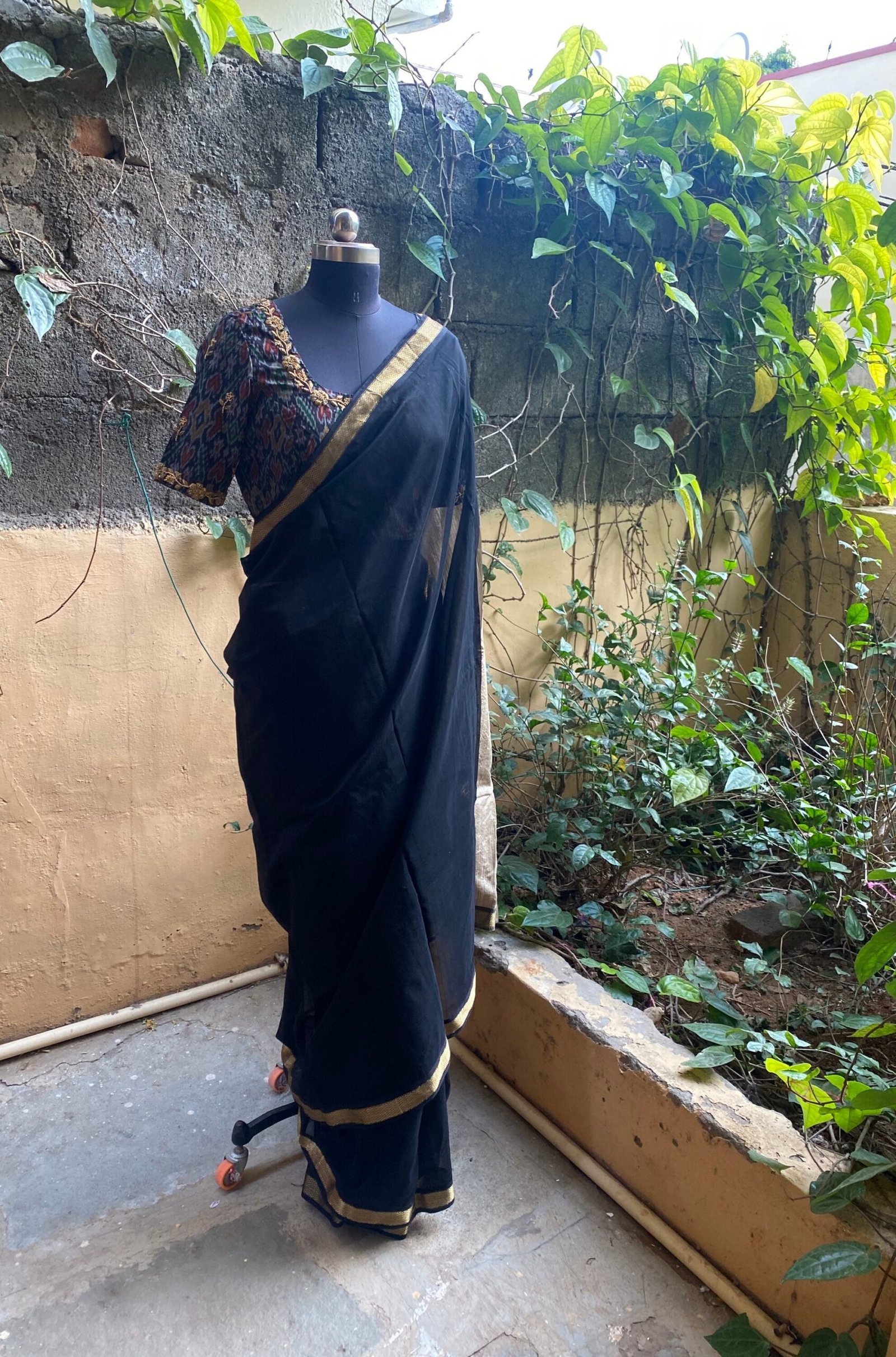 Pure handloom Maheshwari silk cotton saree/ sari with hand embroidered ikkat blouse / cotton silk saree with designer blouse /voggish usa