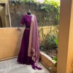 Women’s lehenga set / teen crop top lehenga / Indian crop top skirt USA / wedding lehenga USA /banarasi lehenga choli /voggish usa