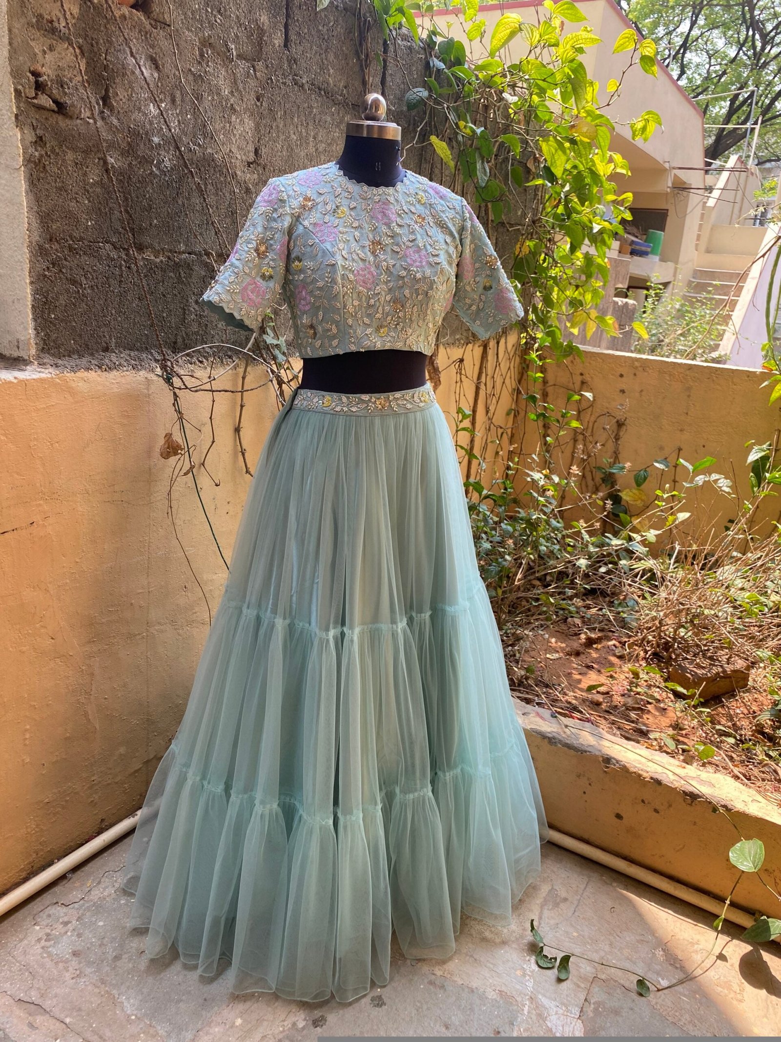 Women’s lehenga set / crop top lehenga / Indian crop top skirt USA / wedding lehenga USA /tulle silk skirt/voggish