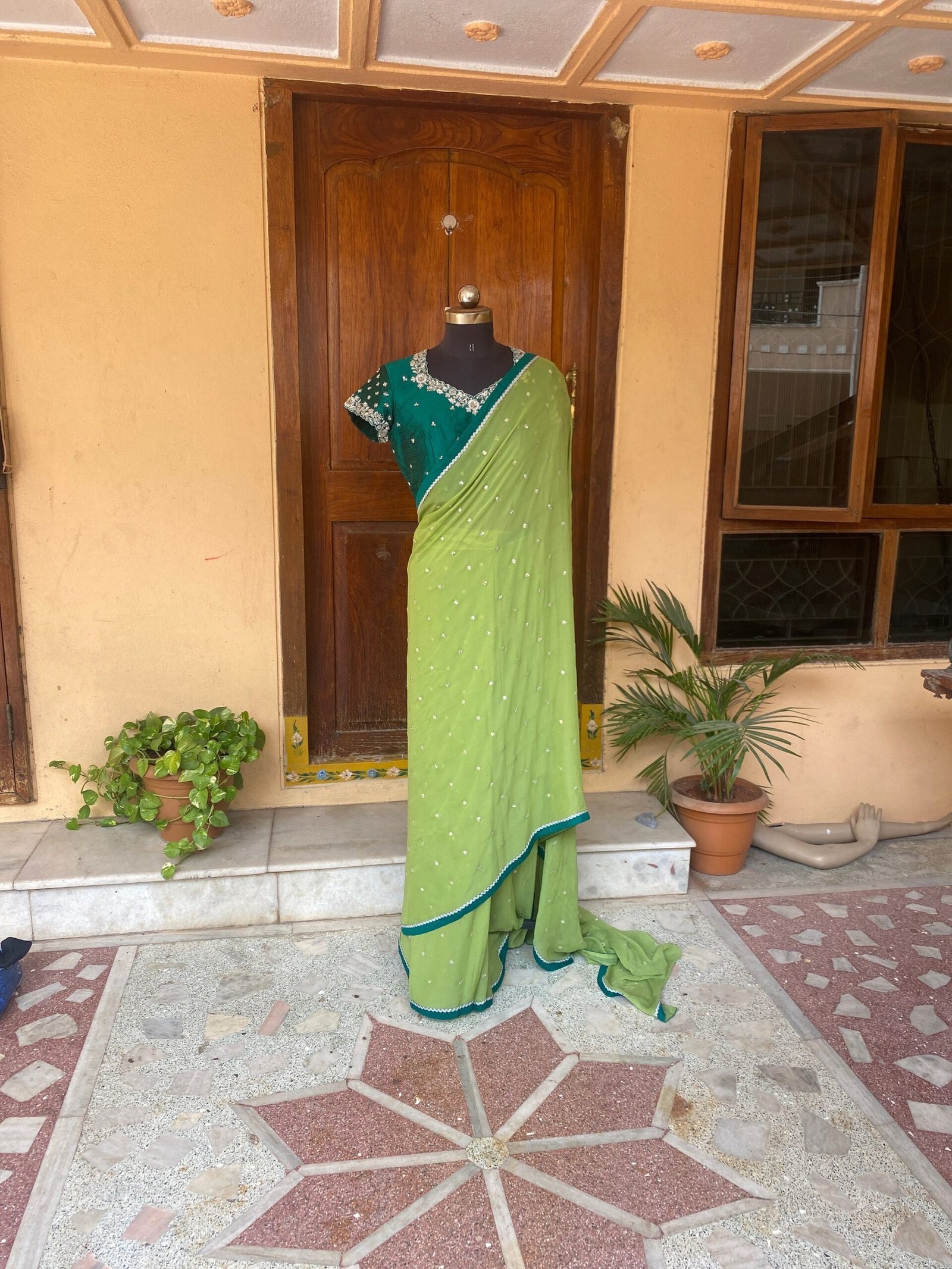 Green chiffon silk saree with hand Embroidered blouse | buti embroidered saree with ready blouse | sarees USA |green silk sare / saree belt