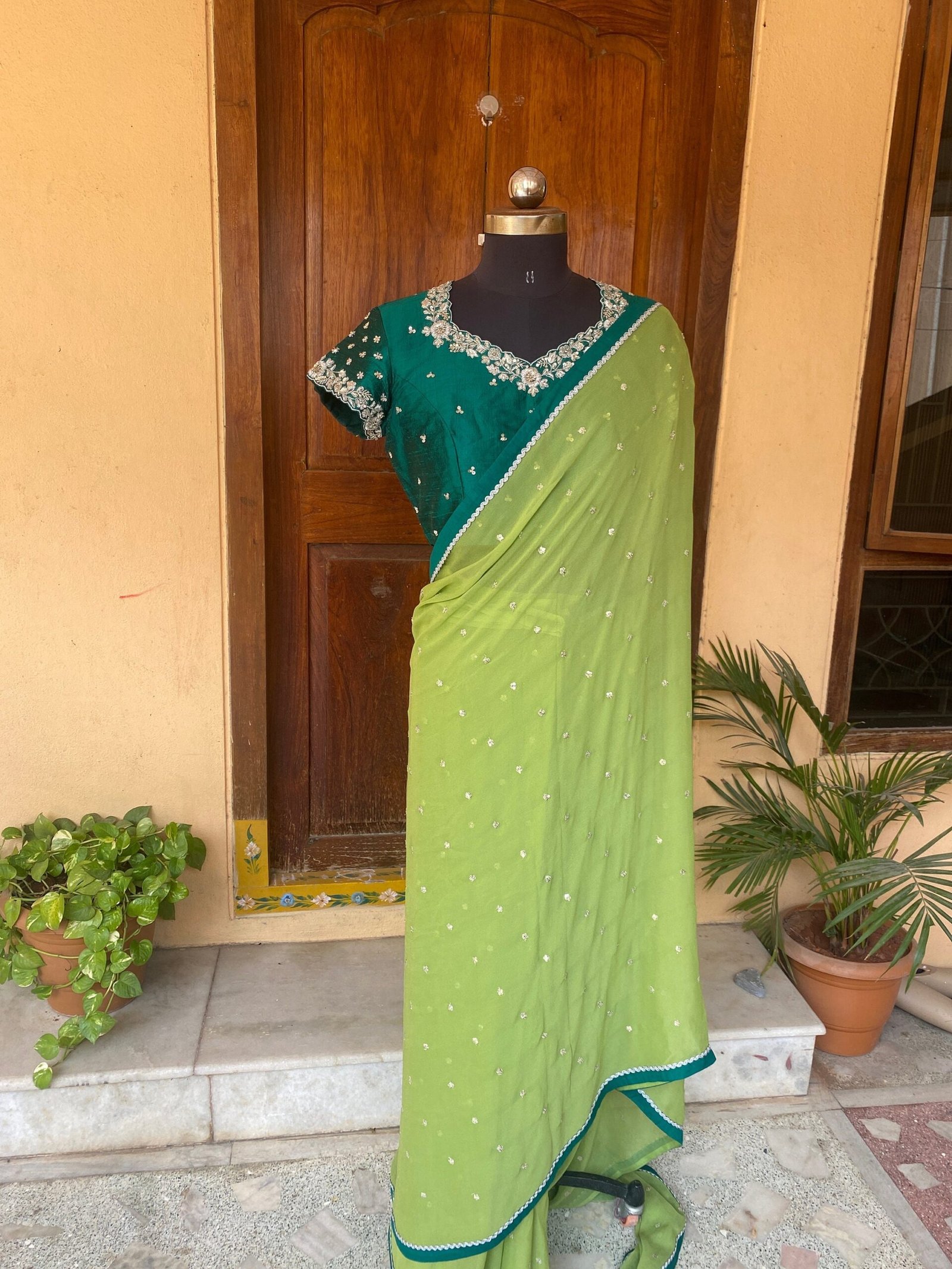 Green chiffon silk saree with hand Embroidered blouse | buti embroidered saree with ready blouse | sarees USA |green silk sare / saree belt