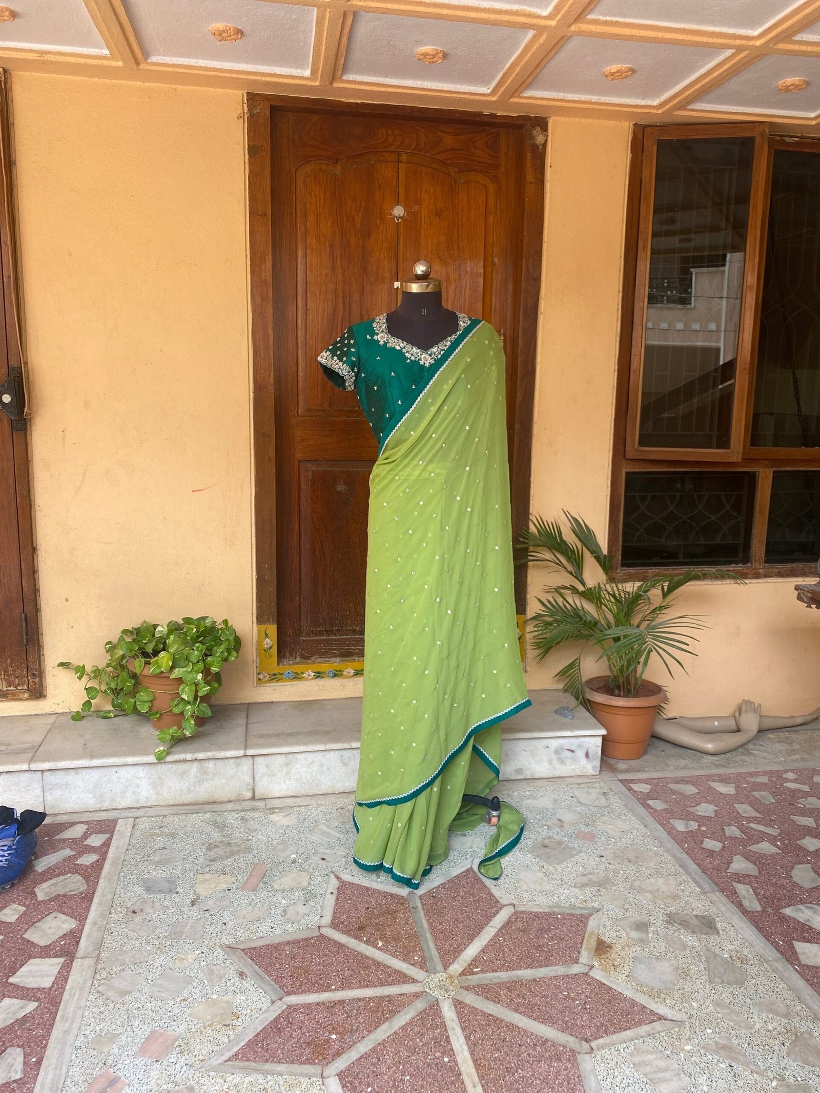 Green chiffon silk saree with hand Embroidered blouse | buti embroidered saree with ready blouse | sarees USA |green silk sare / saree belt