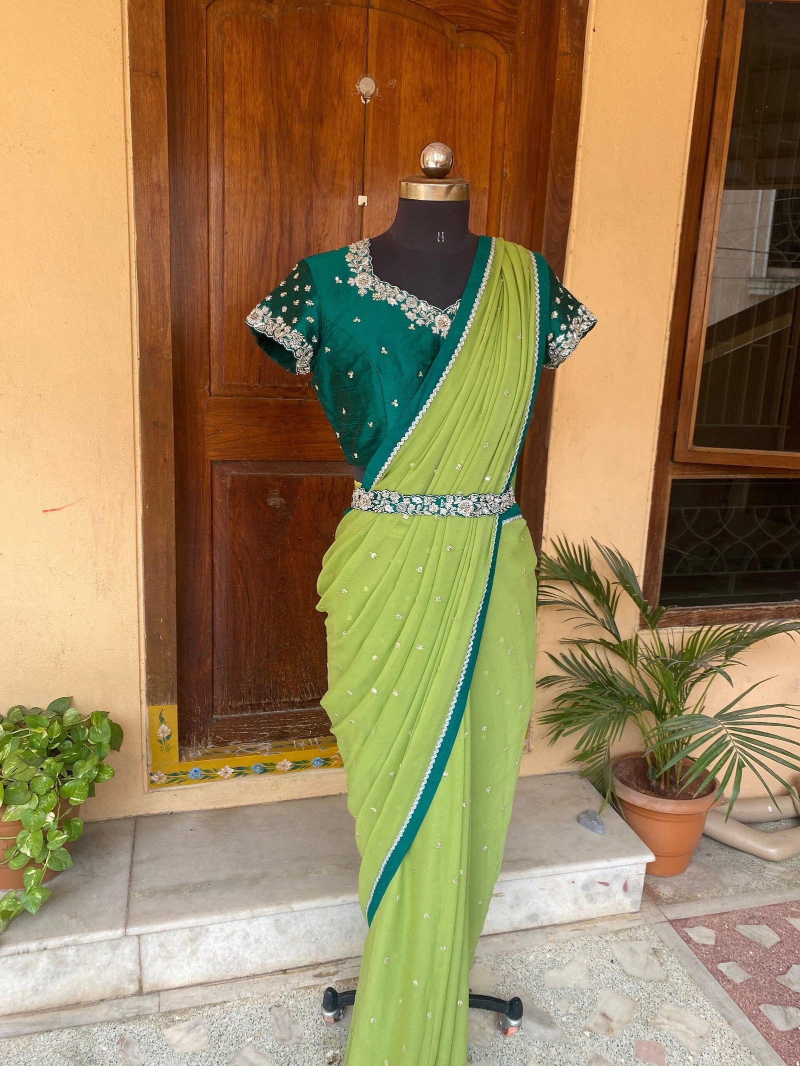 Green chiffon silk saree with hand Embroidered blouse | buti embroidered saree with ready blouse | sarees USA |green silk sare / saree belt