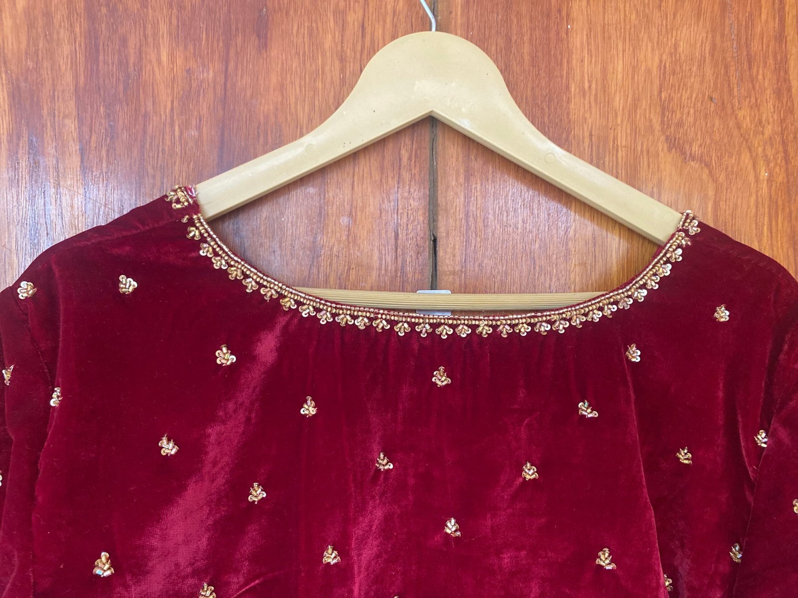 Red velvet ready made saree blouse USA / burgundy red crop top/ velvet stitched saree blouse / saree blouse USA / designer maroon red blouse