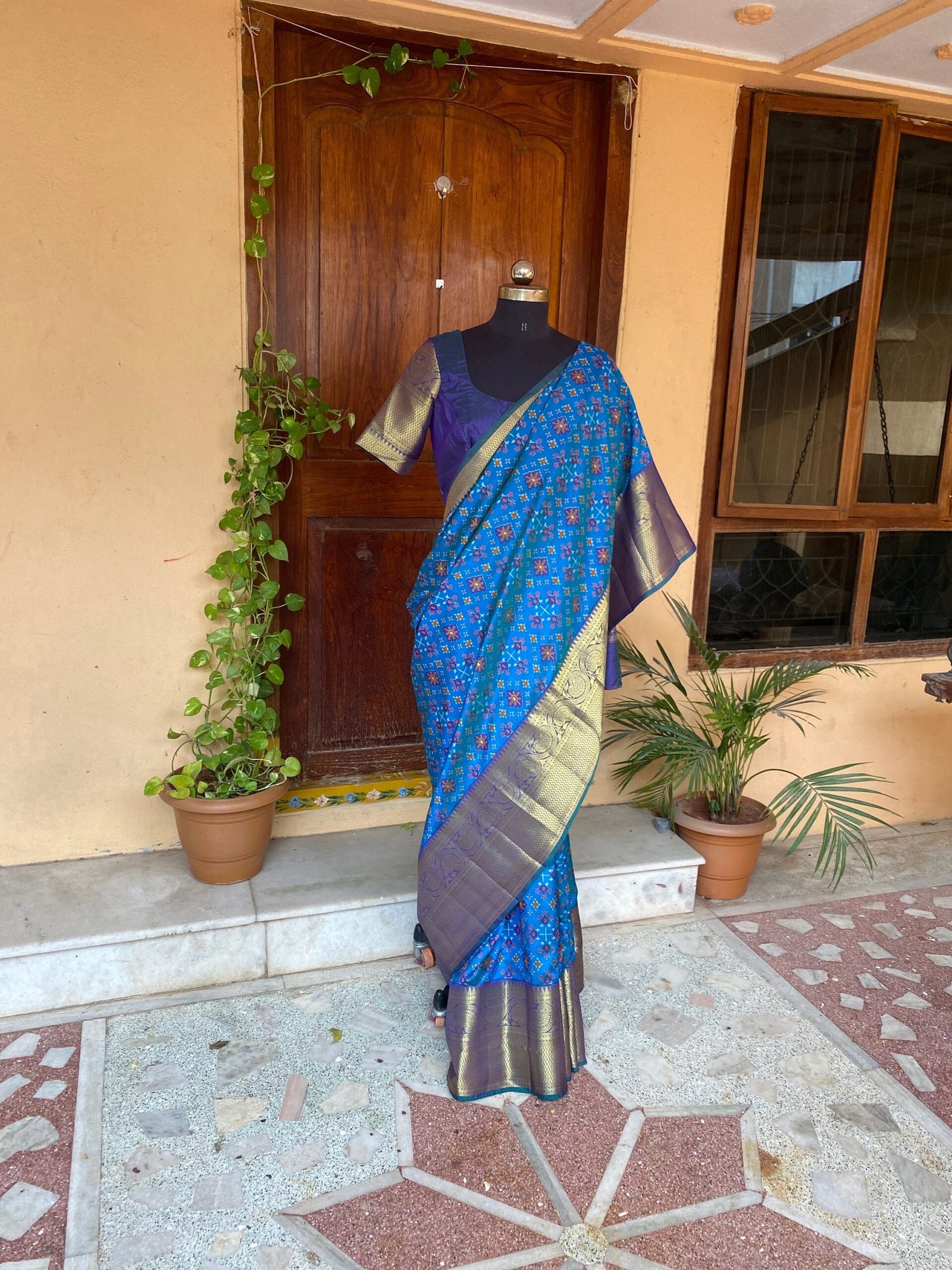 Big border silk saree with stitched blouse |traditional saree with readymade blouse|patola saree USA |semi ikkat patola silk saree | voggish