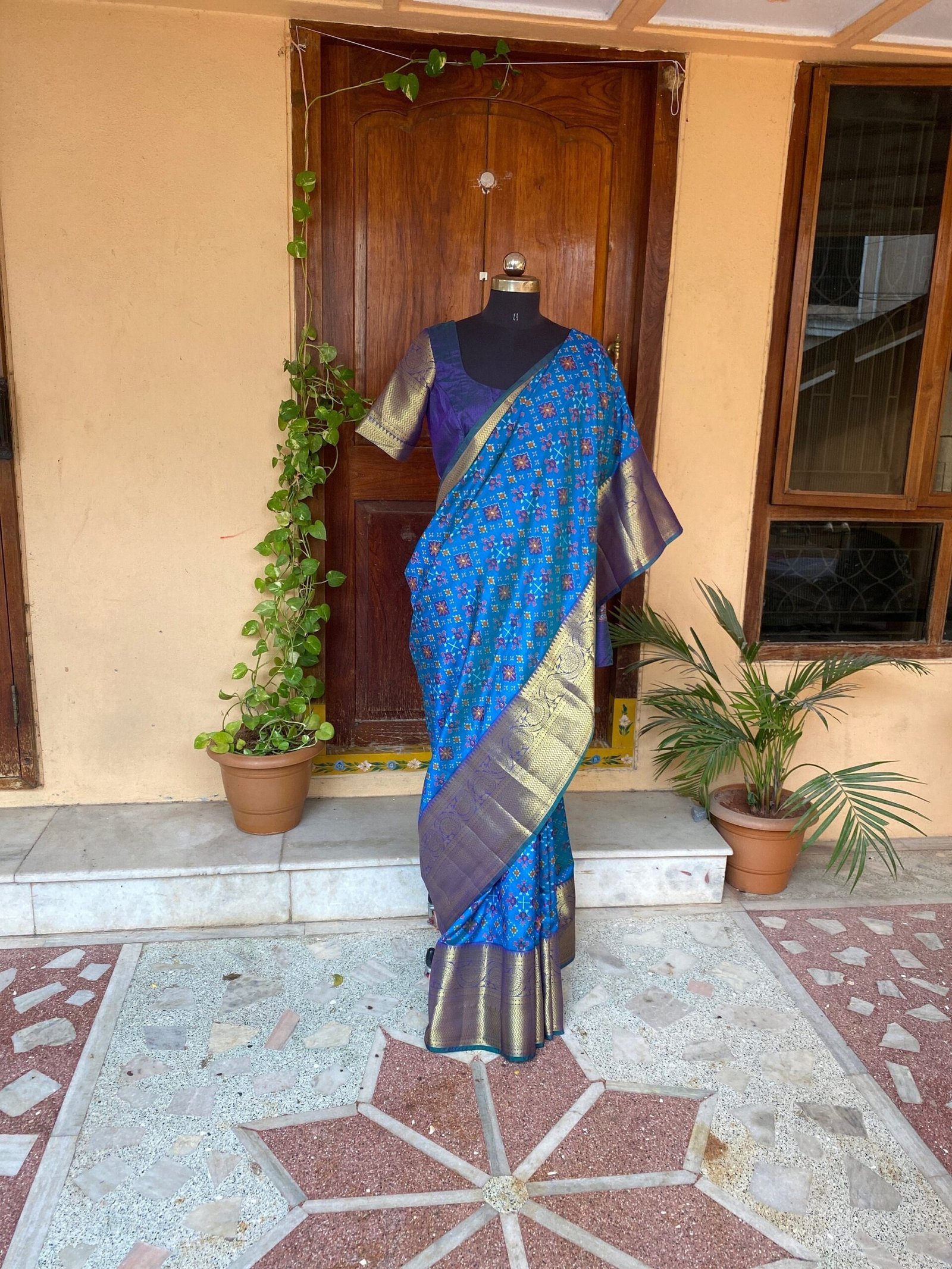 Big border silk saree with stitched blouse |traditional saree with readymade blouse|patola saree USA |semi ikkat patola silk saree | voggish