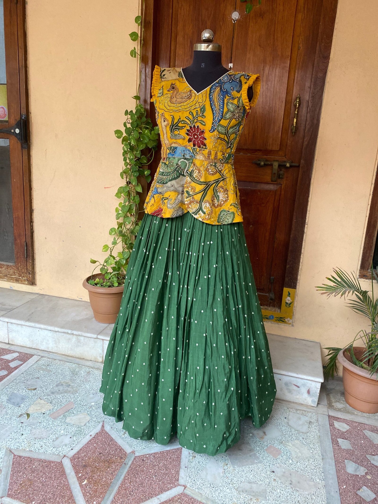Women’s pure kalamkari lehenga set / crop top lehenga / Hand painted lehenga USA / wedding lehenga USA / kalamkarilehenga choli /voggish usa