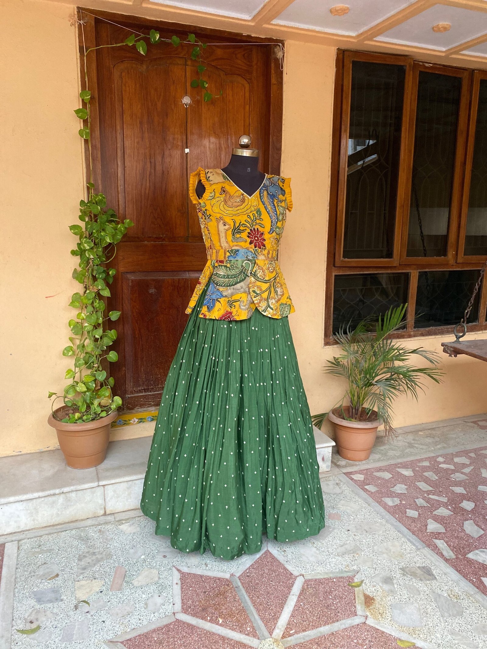 Women’s pure kalamkari lehenga set / crop top lehenga / Hand painted lehenga USA / wedding lehenga USA / kalamkarilehenga choli /voggish usa