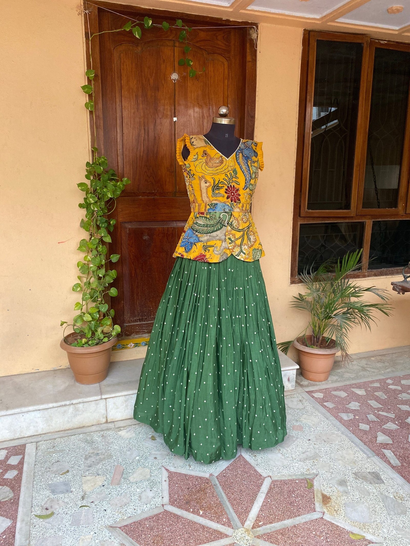 Women’s pure kalamkari lehenga set / crop top lehenga / Hand painted lehenga USA / wedding lehenga USA / kalamkarilehenga choli /voggish usa
