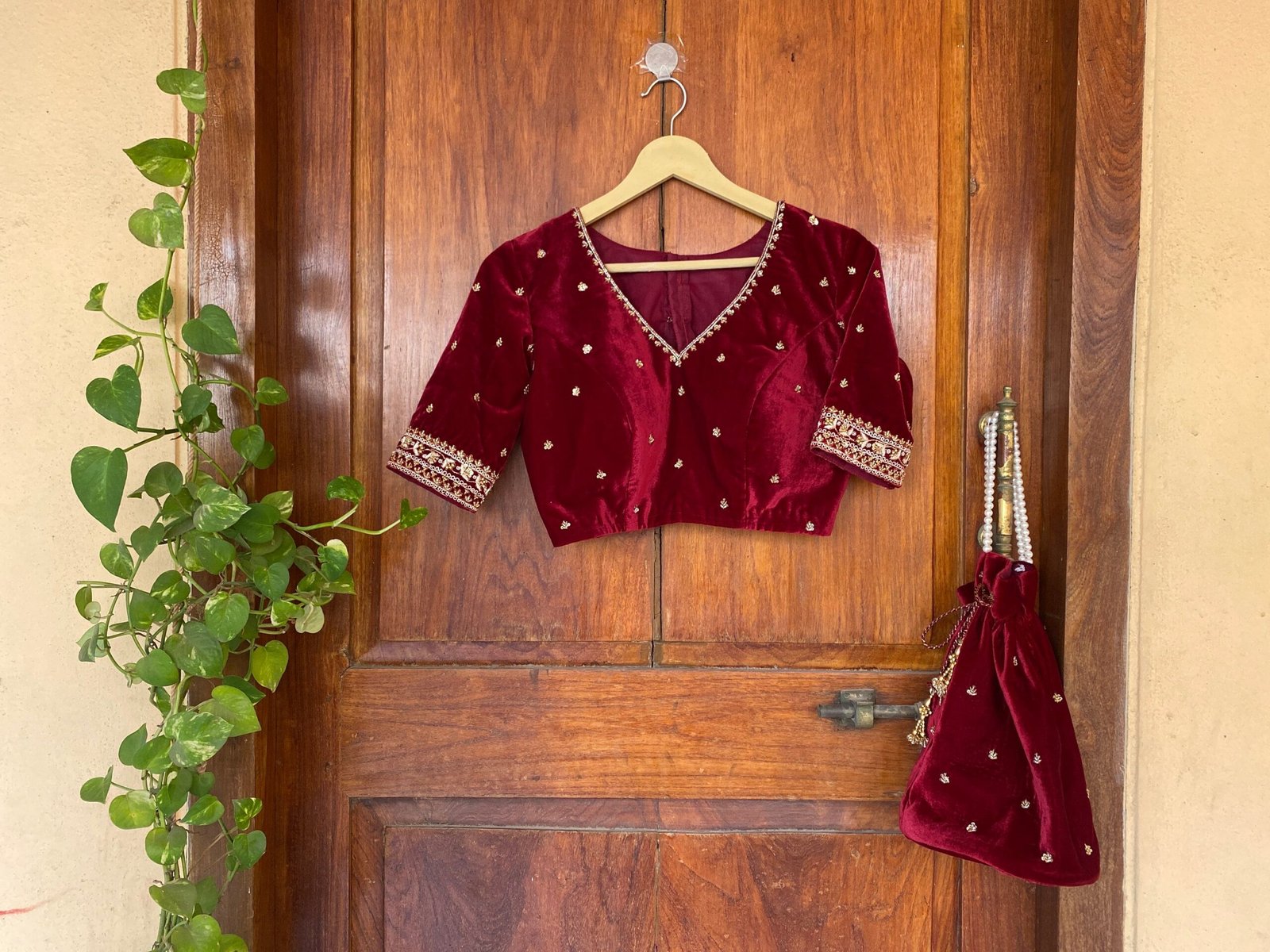 Red velvet ready made saree blouse USA / burgundy red crop top/ velvet stitched saree blouse / saree blouse USA / designer maroon red blouse