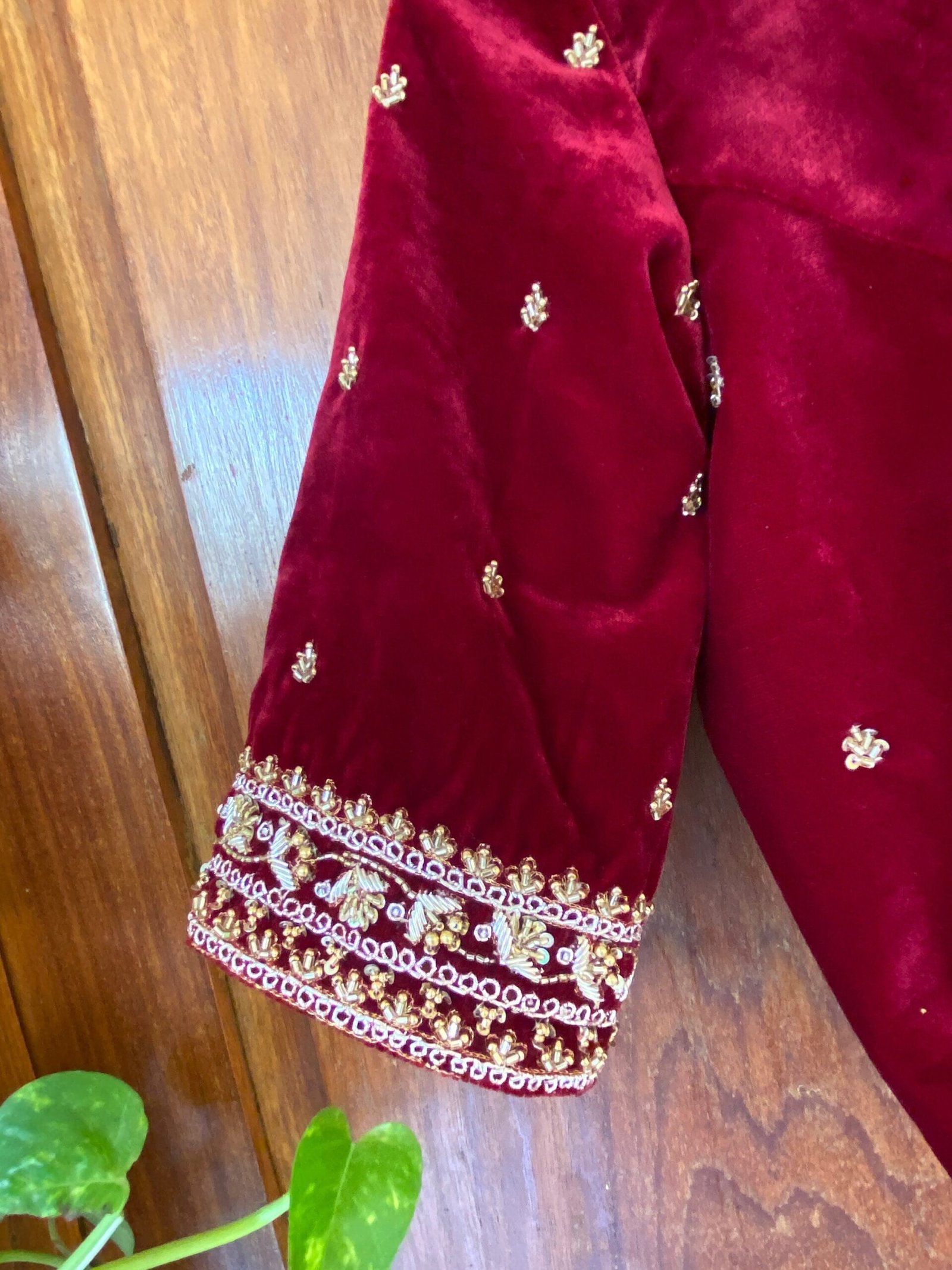 Red velvet ready made saree blouse USA / burgundy red crop top/ velvet stitched saree blouse / saree blouse USA / designer maroon red blouse