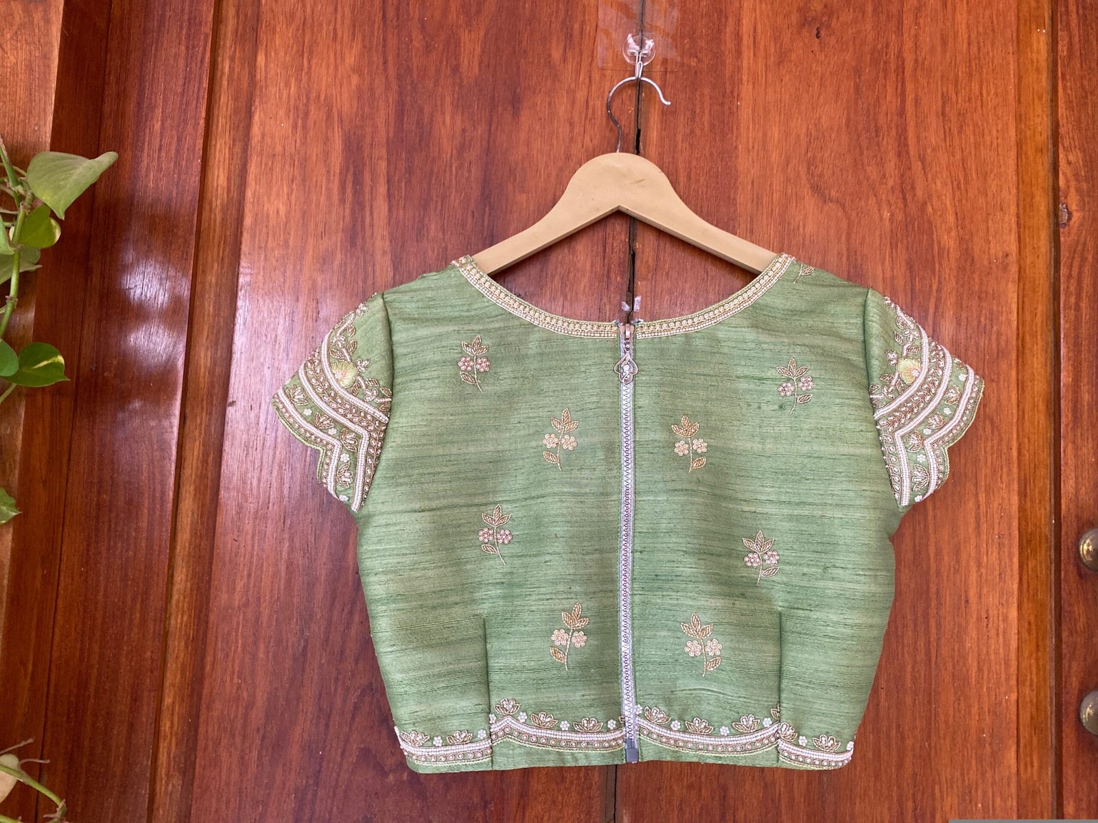 Pure silk hand embroidery blouse/saree maggam blouse /light green saree blouse/hand embroidered blouse/pista green ready made blouse zardosi