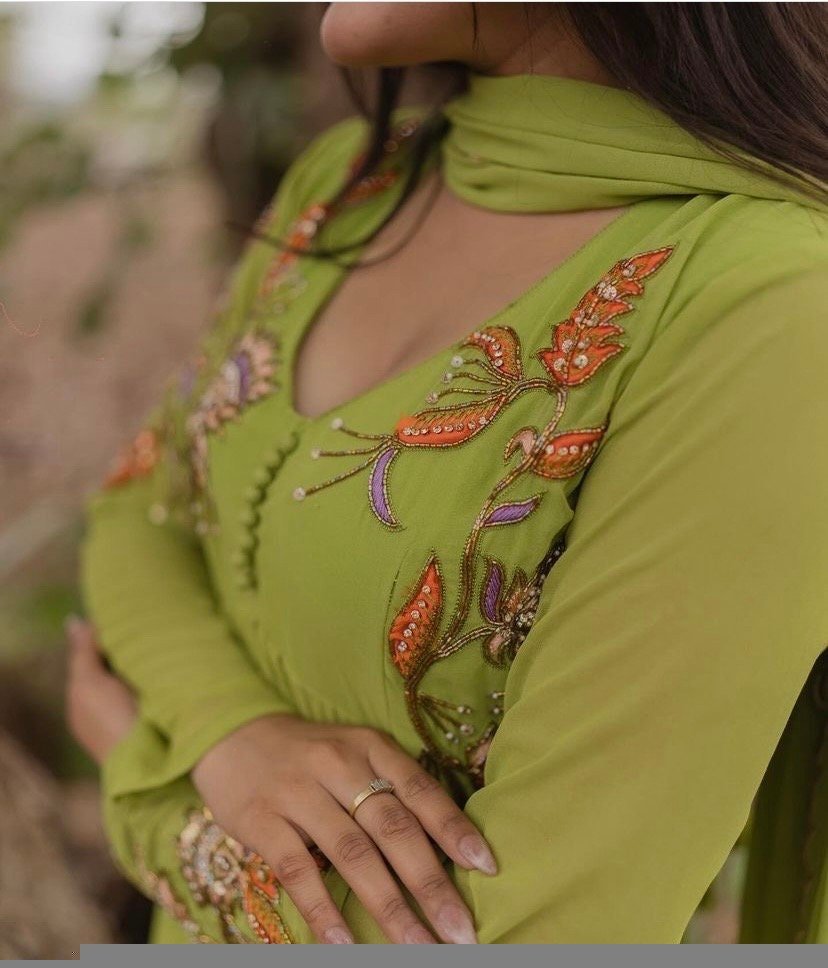 Green Anarkali suit usa/anarkali kurta full sleeve/ green full sleeve anarkali/full sleeve dress anarkali/Indian dresses/mehendi anarkali