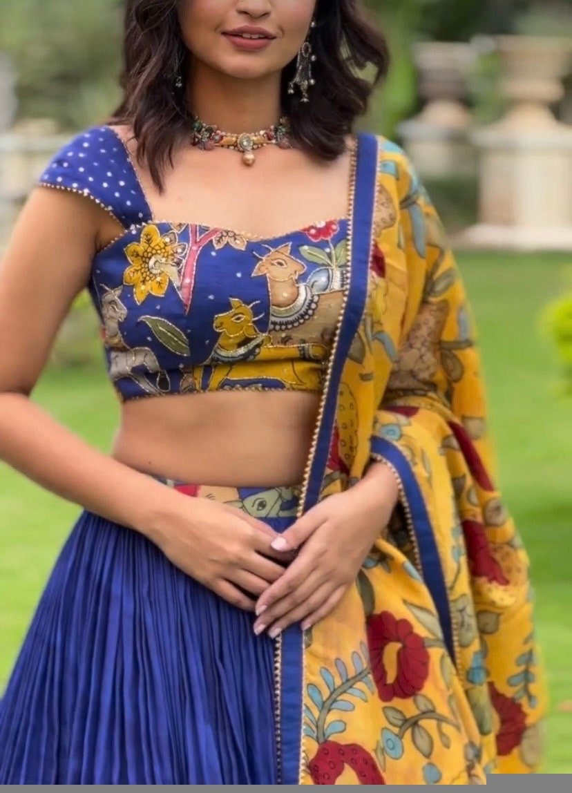 Women’s pure kalamkari lehenga set / crop top lehenga / Hand painted lehenga USA / wedding lehenga USA / kalamkarilehenga choli /voggish usa