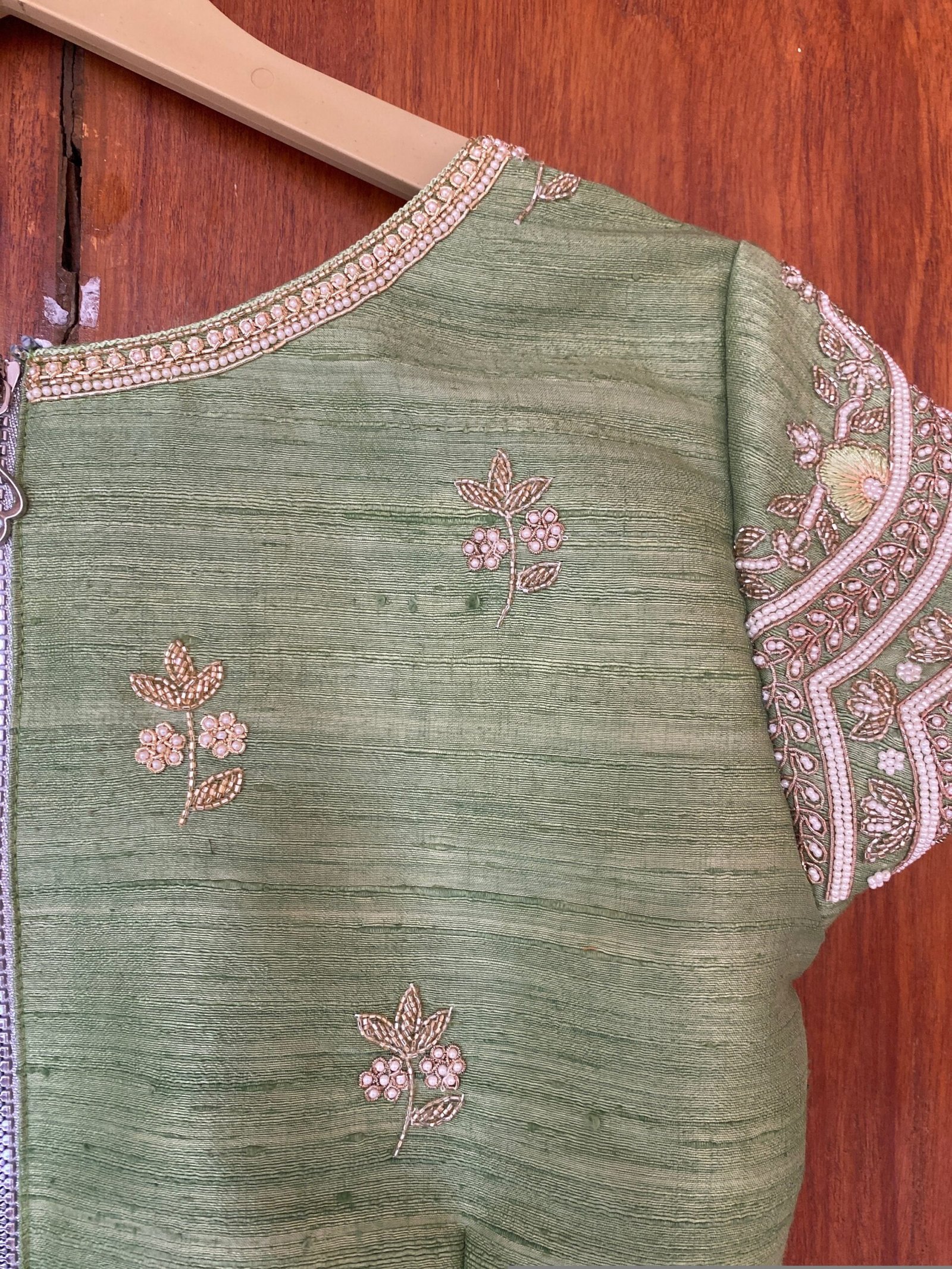 Pure silk hand embroidery blouse/saree maggam blouse /light green saree blouse/hand embroidered blouse/pista green ready made blouse zardosi