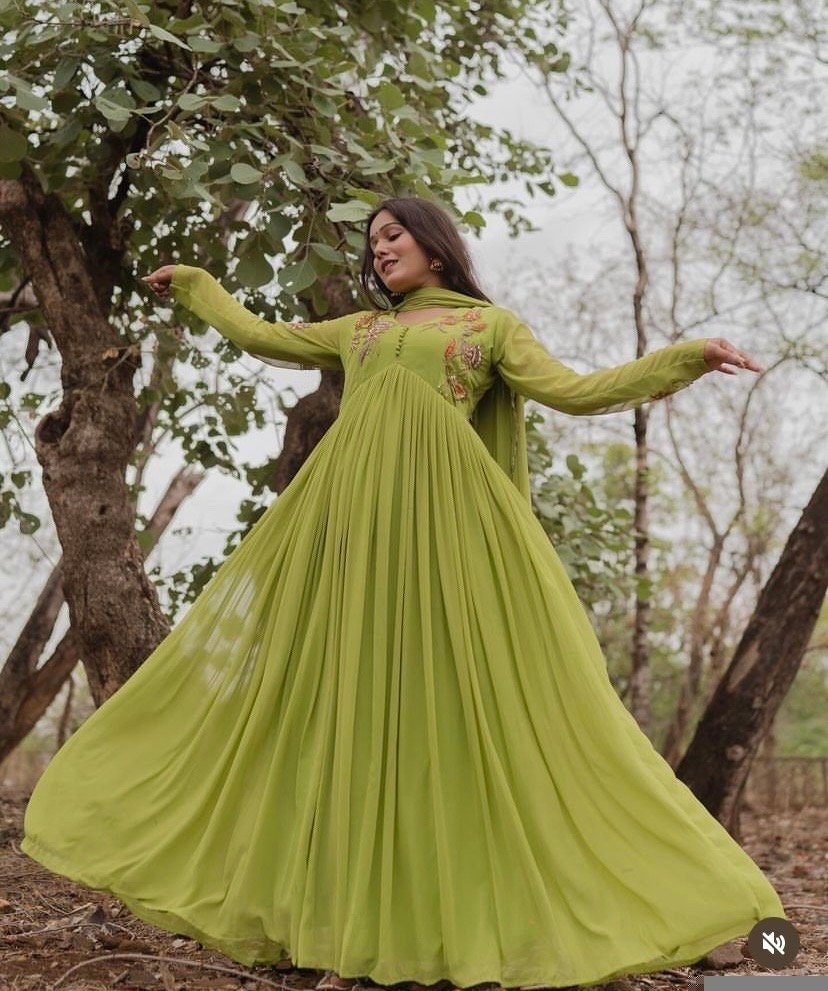 Green Anarkali suit usa/anarkali kurta full sleeve/ green full sleeve anarkali/full sleeve dress anarkali/Indian dresses/mehendi anarkali
