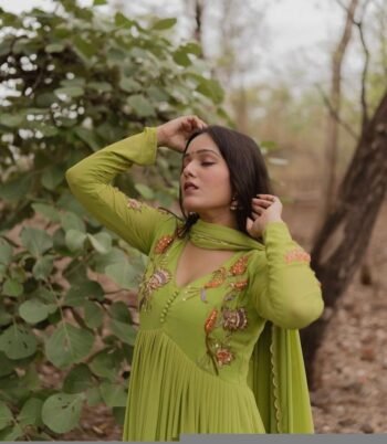 Green Anarkali suit anarkali kurta full sleeve/ green full sleeve anarkali/full sleeve dress anarkali/Indian dresses/mehendi  anarkali