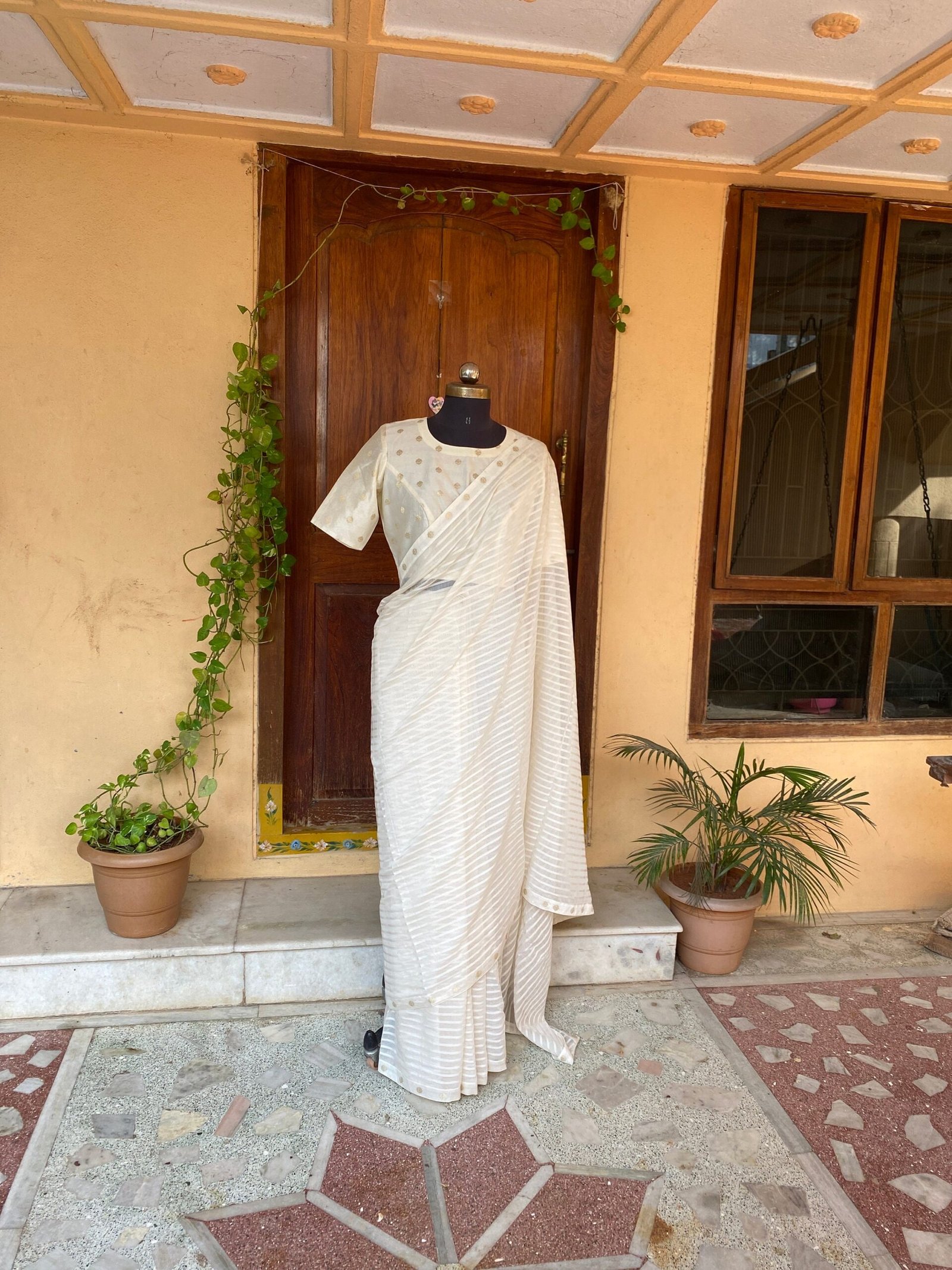 Pure Handloom cream chanderi saree with blouse/high neck readymade blouse/white stripes saree with stitched blouse/Onam saree/Kerala saree