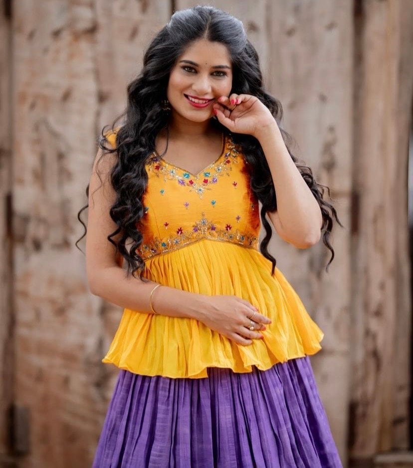 Hand-Painted Kalamkari Lehenga Set: Silk Crop Top, Embroidered Skirt, Kalamkari lehenga set,lavender I lehenga set , hand painted lehenga se