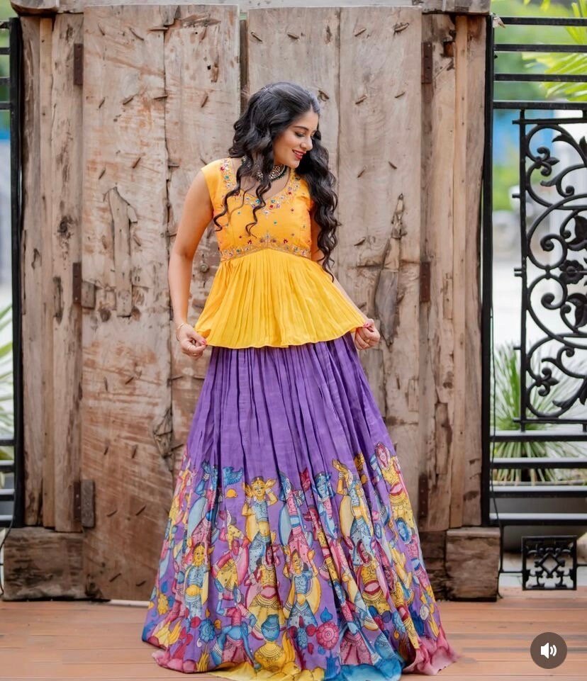 Hand-Painted Kalamkari Lehenga Set: Silk Crop Top, Embroidered Skirt, Kalamkari lehenga set,lavender I lehenga set , hand painted lehenga se