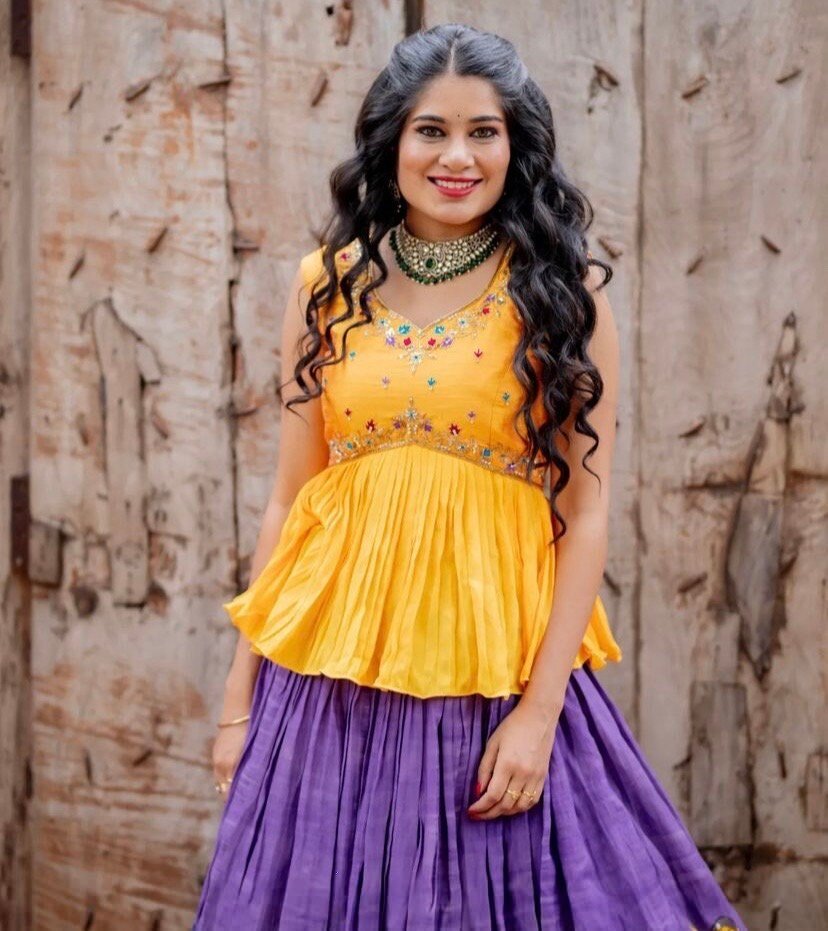 Hand-Painted Kalamkari Lehenga Set: Silk Crop Top, Embroidered Skirt, Kalamkari lehenga set,lavender I lehenga set , hand painted lehenga se