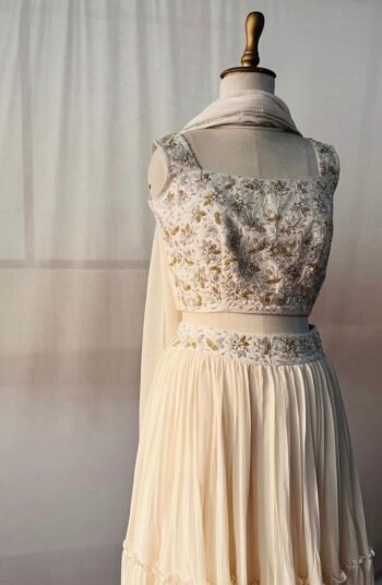 Women’s lehenga set/cream croptop lehenga/Indian crop top skirt hand embroidered lehenga set dupatt/cream silk skirt/white lehenga choli