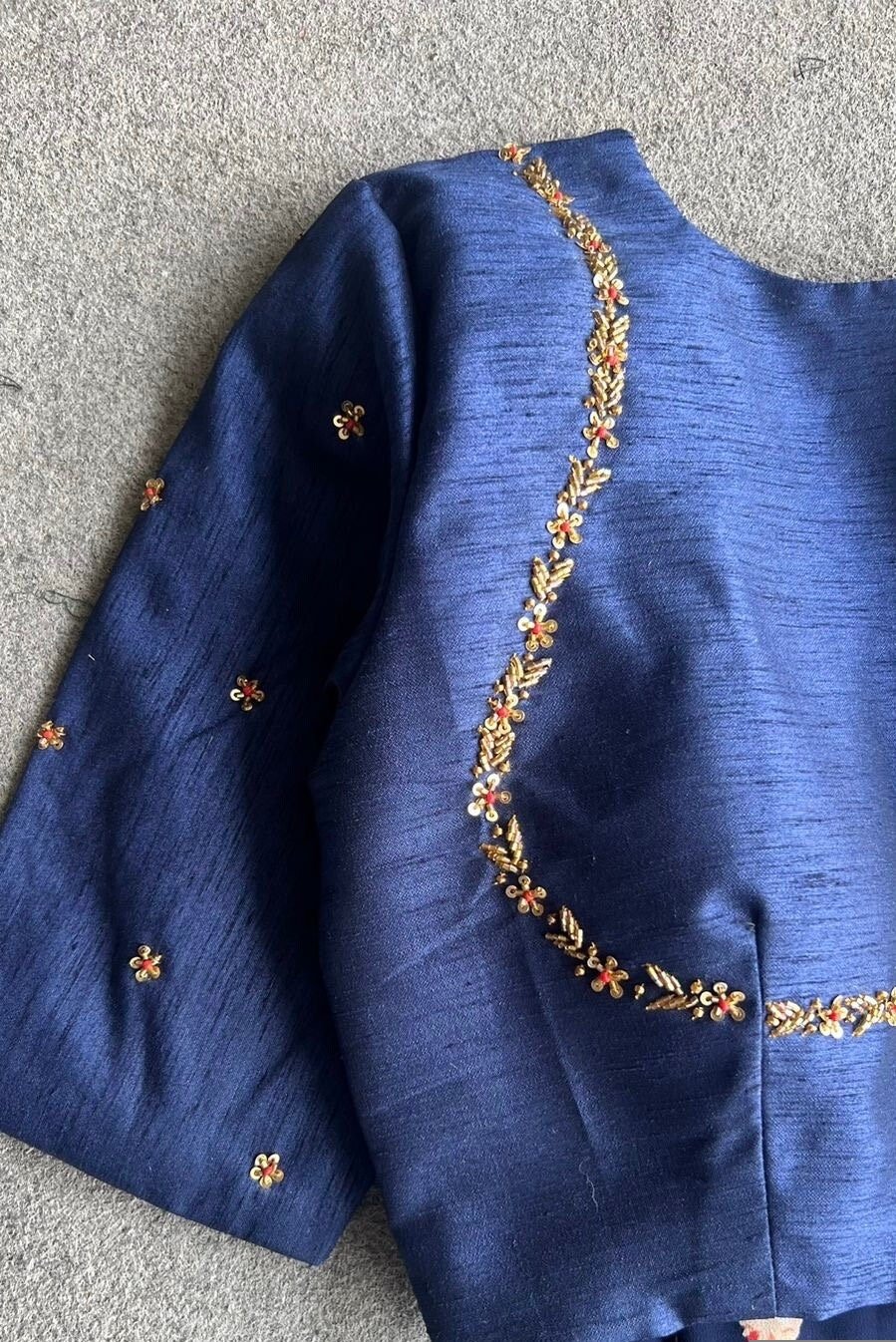 pure silk hand embroidery blouse/saree maggam blouse/zardosi blouse/navy blue hand embroidered moderblouse/blue ready made blouse zardosi