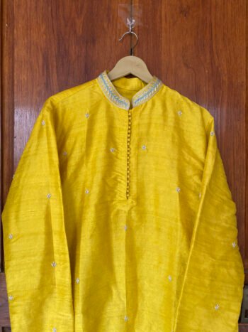 pure silk yellow mens kurta/mens kurta set/haldi mens kurta/embroidered mens kurta/Indian mens wear/chikankari kurta/groom wedding kurta