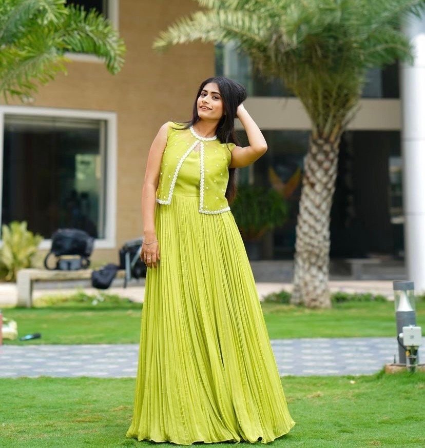 Green Anarkali suit usa/anarkali kurta full sleeve/ green full sleeve anarkali/full sleeve dress anarkali/Indian dresses/mehendi anarkali