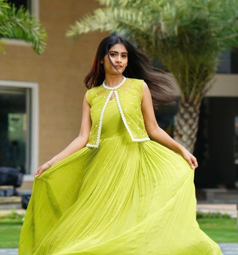 Green Anarkali suit usa/anarkali kurta full sleeve/ green full sleeve anarkali/full sleeve dress anarkali/Indian dresses/mehendi anarkali