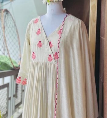 embroidered cream chanderi Kurta with dupatta/chanderi  anarkali kurta suit set/white kurta with dupatta USA/cream white suit with dupatta s