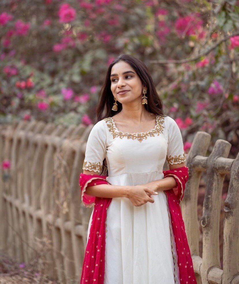 Hand embroidered Anarkali dress/cream anarkali suit set/white hand work anarkali with dupatta/white kurta/Anarkali with pants and dupatta