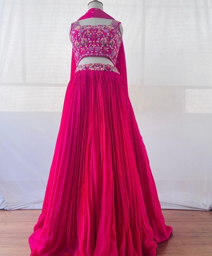 Women’s lehenga set/pink croptop lehenga/Indian crop top skirt USA/hand embroidered lehenga set dupatt/pink silk skirt/hot pink lehenga set