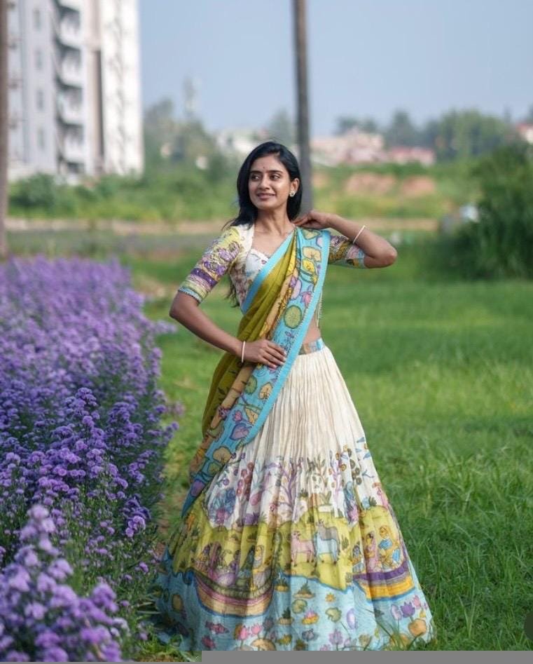 Women’s pure kalamkari lehenga set / crop top lehenga / Hand painted lehenga USA / wedding lehenga USA / kalamkarilehenga choli /voggish usa