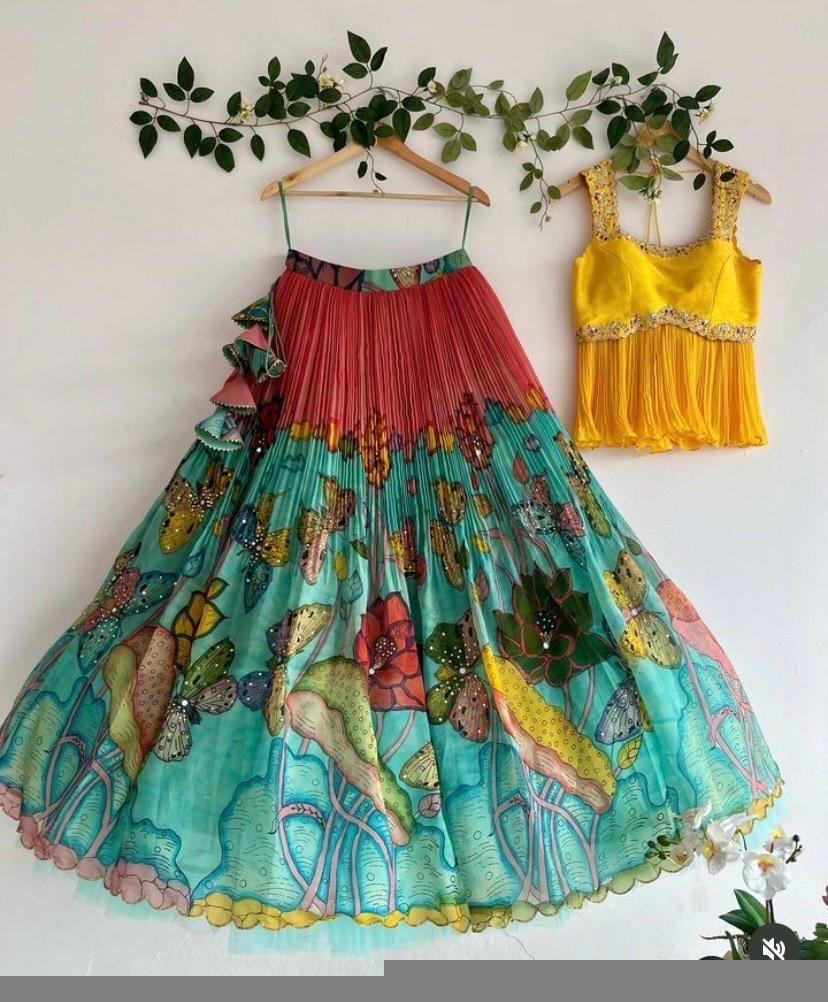 Women’s pure kalamkari lehenga set / crop top lehenga / Hand painted lehenga USA / wedding lehenga USA / kalamkarilehenga choli /voggish usa