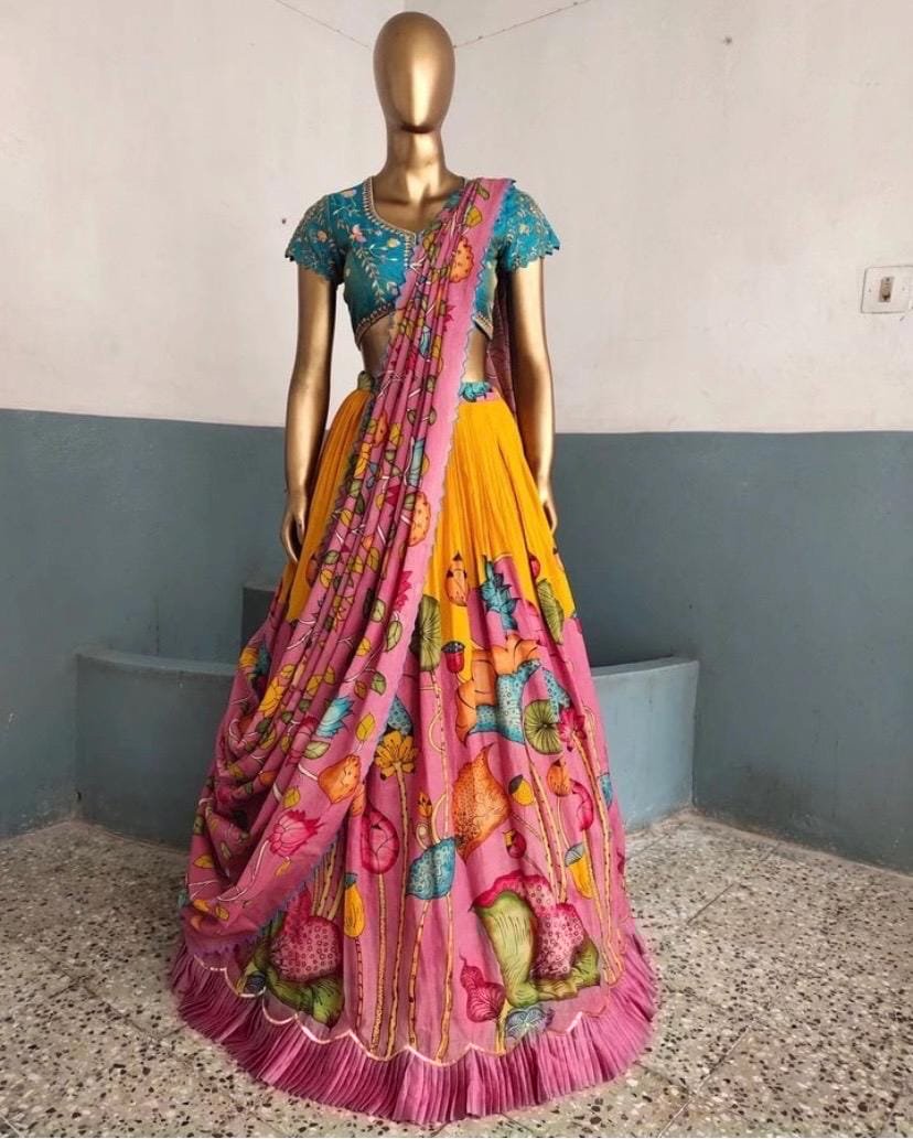 Women’s pure kalamkari lehenga set / crop top lehenga / Hand painted lehenga USA / wedding lehenga USA / kalamkarilehenga choli /voggish usa