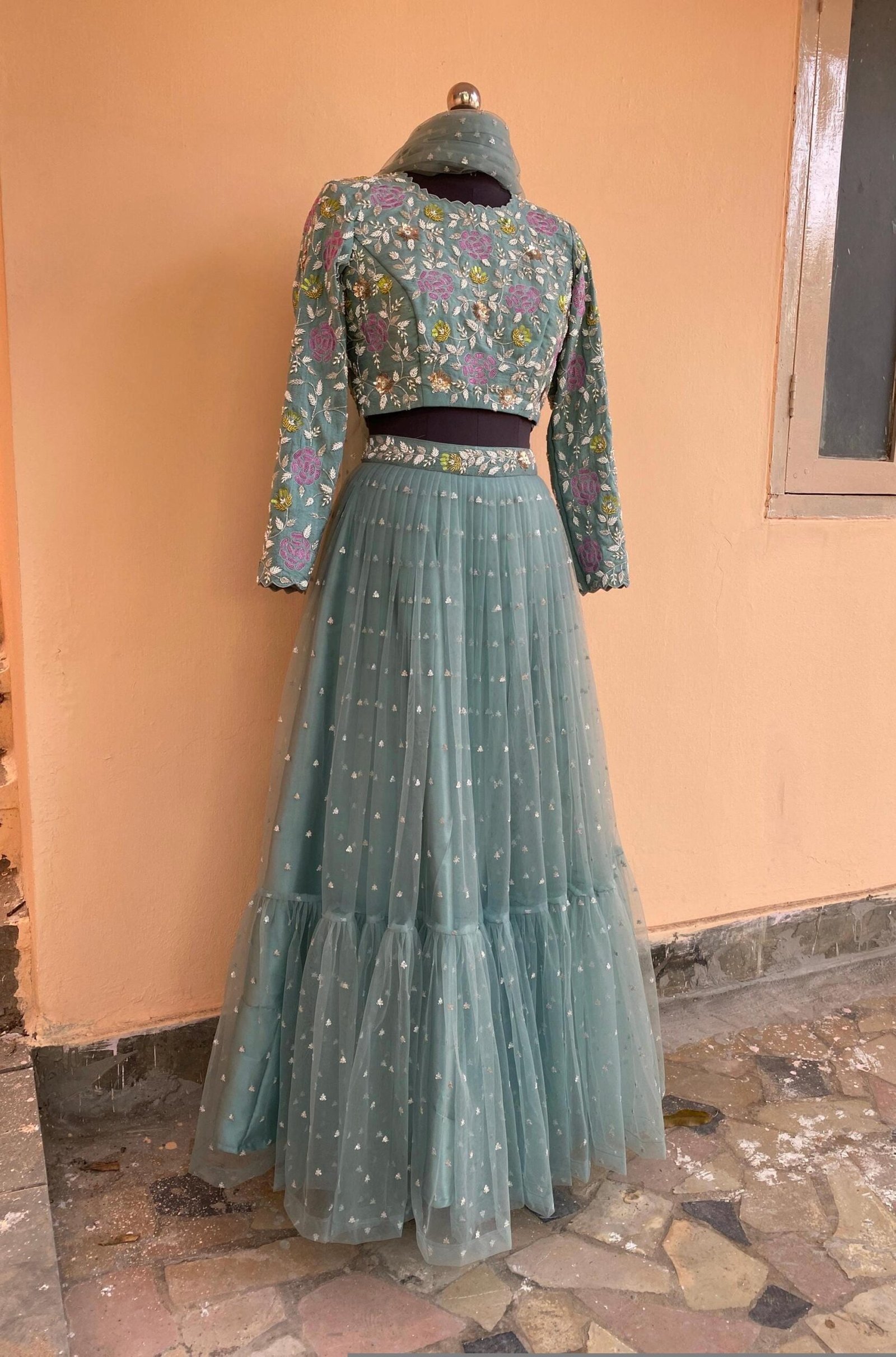 Women’s lehenga set/crop top lehenga / Indian crop top skirt USA/wedding lehenga USA /tulle silk skirt/heavy lehenga/teens blue lehenga set