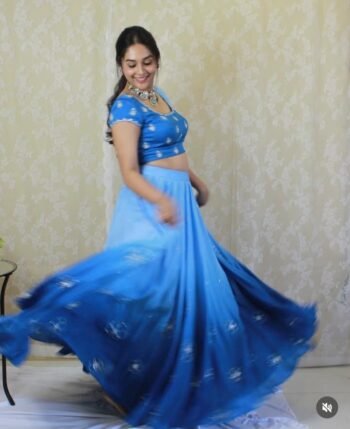 Women’s lehenga Set/blue crop top lehenga/Indian dual tone crop top skirt USA/wedding lehenga choli USA/ombre dye lehenga skirt with dupatta