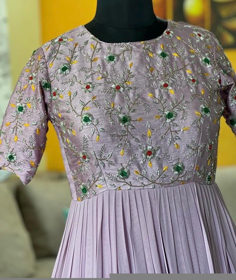 Hand embroidered Anarkali/muave anarkali dress/lavender anarkali suit set/lavender long gown USA/Indian dresses/pure silk anarkali dupatta