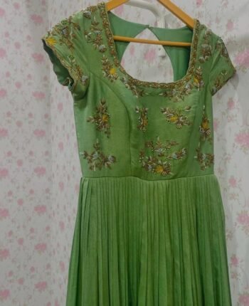 Hand embroidered Anarkali with dupatta/anarkali suit set/green anarkali with dupatta/pista green kurta with dupatta/green anarkali dress
