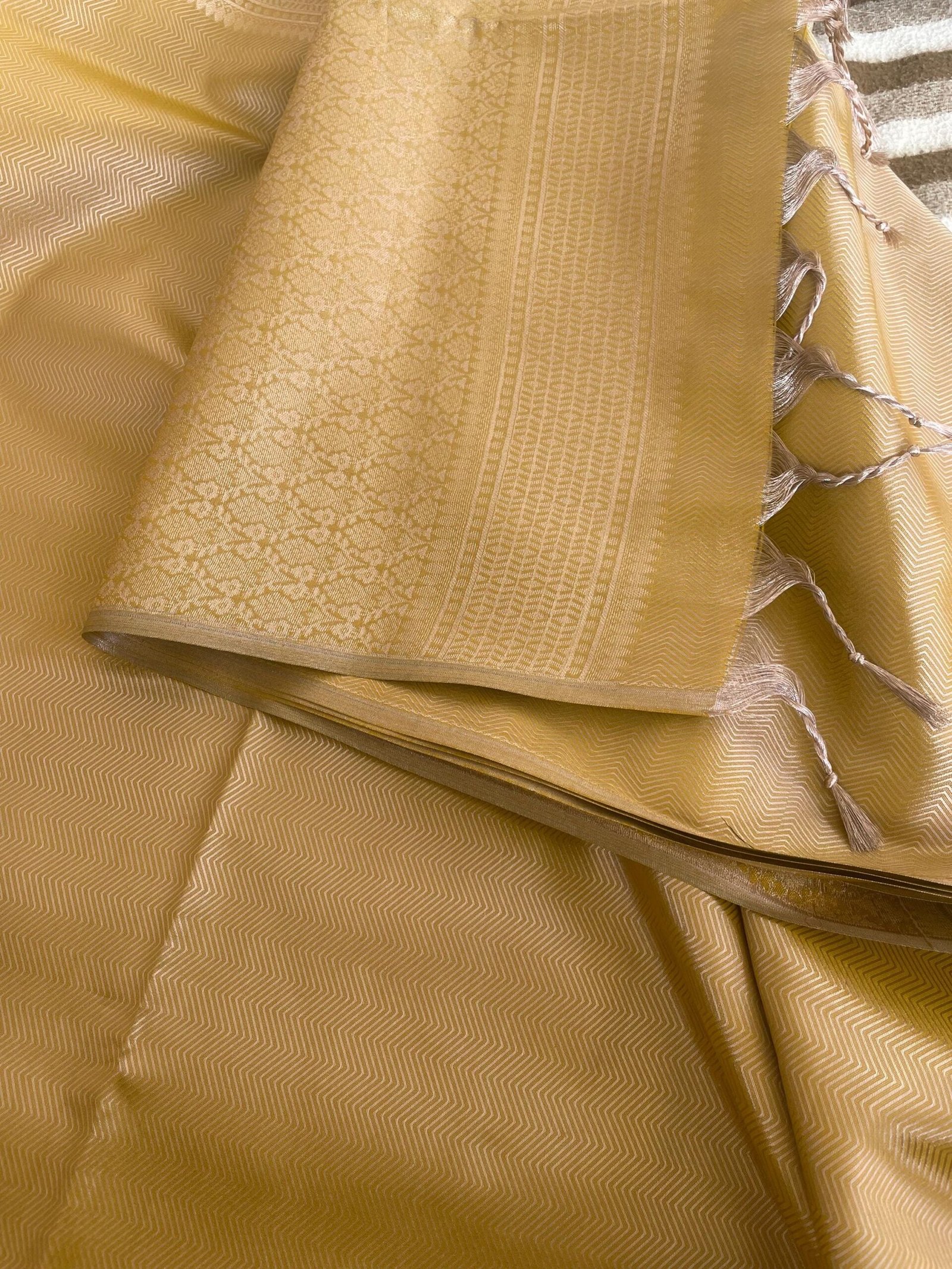 Traditional border silk saree with stitched blouse|traditional saree with readymade blouse/silk sarees USA/semi silk saree/golden silk saree