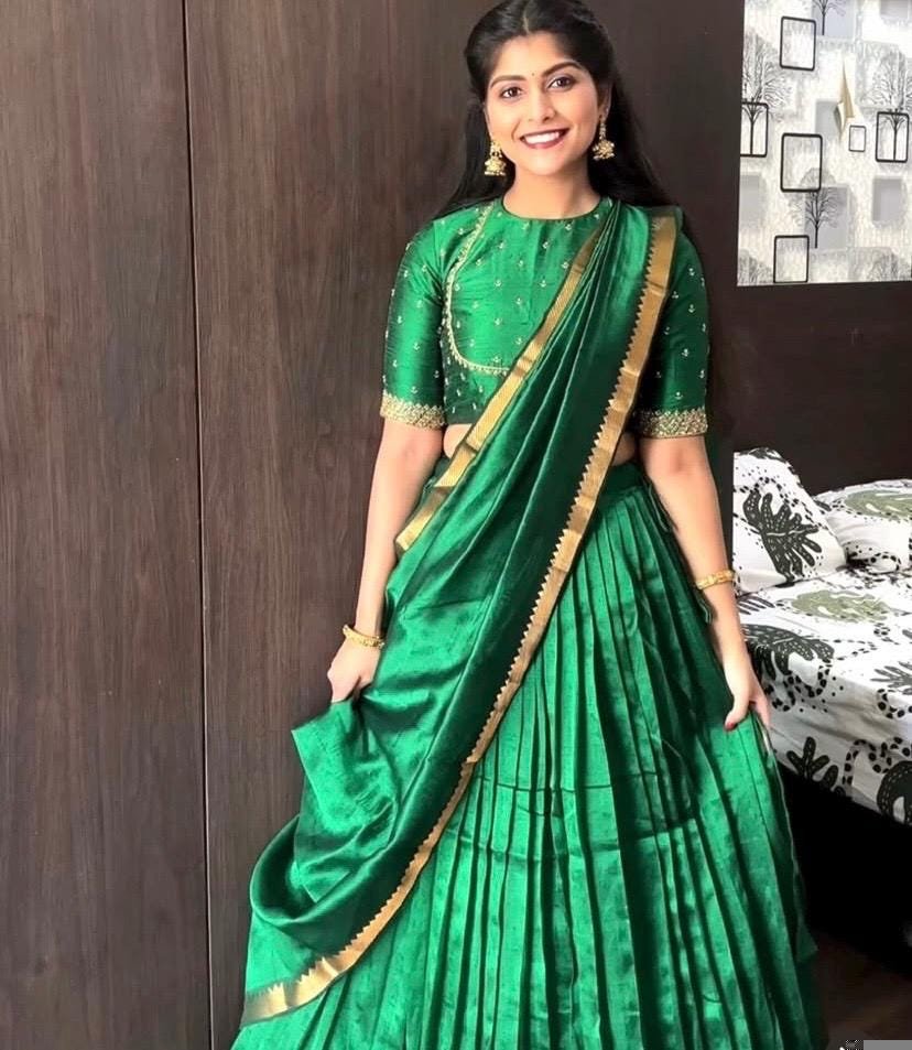 Women’s lehenga Set/green crop top lehenga / Indian crop top skirt USA/pure Mangalgiri pattu lehenga choli/green half saree with dupatta/