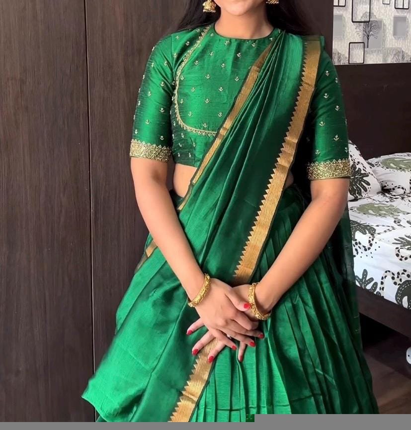 Women’s lehenga Set/green crop top lehenga / Indian crop top skirt USA/pure Mangalgiri pattu lehenga choli/green half saree with dupatta/