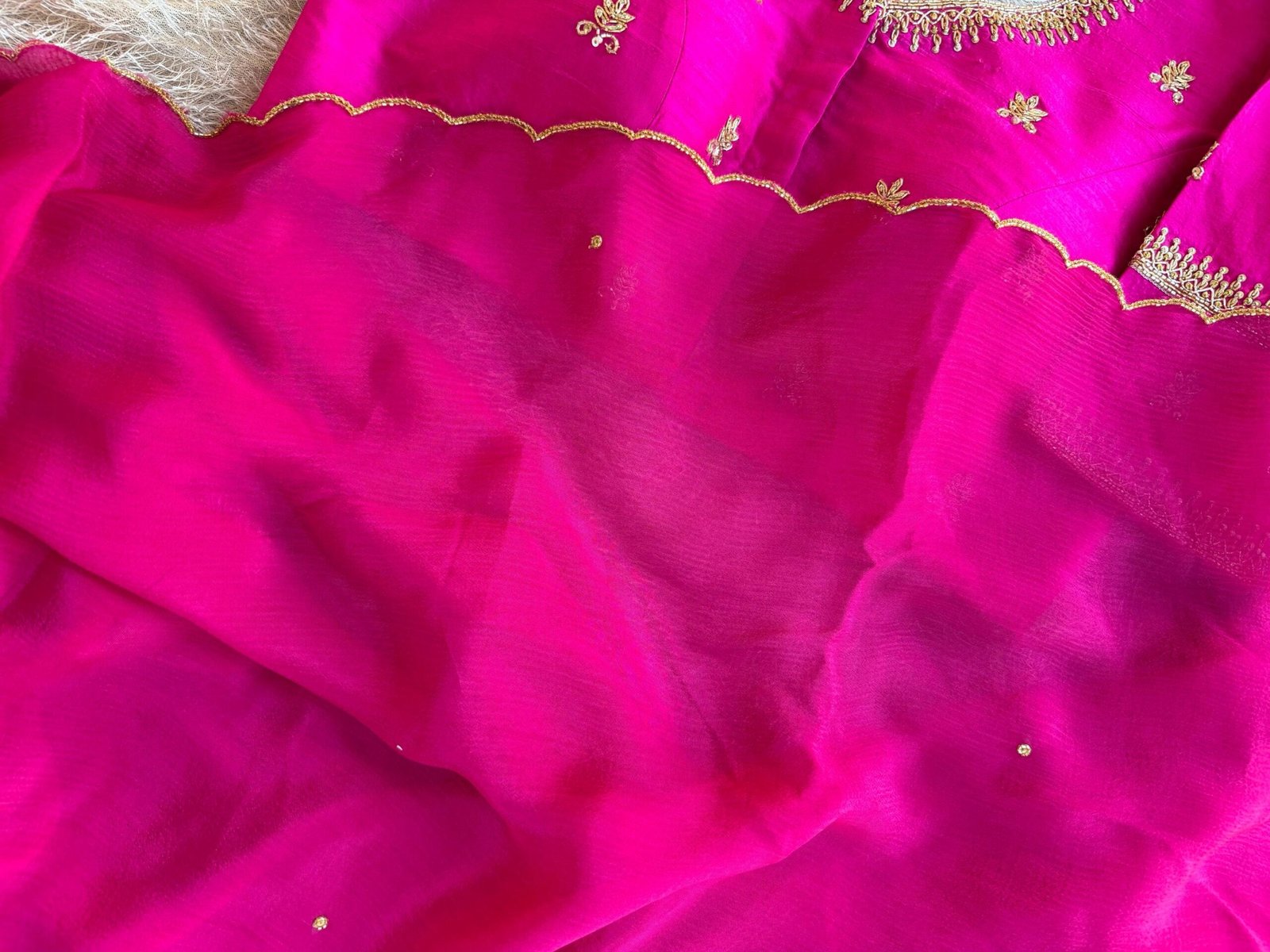 Pink chiffon silk saree with hand Embroidered blouse/hand embroidered saree with ready blouse|simple sarees |hot pink embroidery silk saree